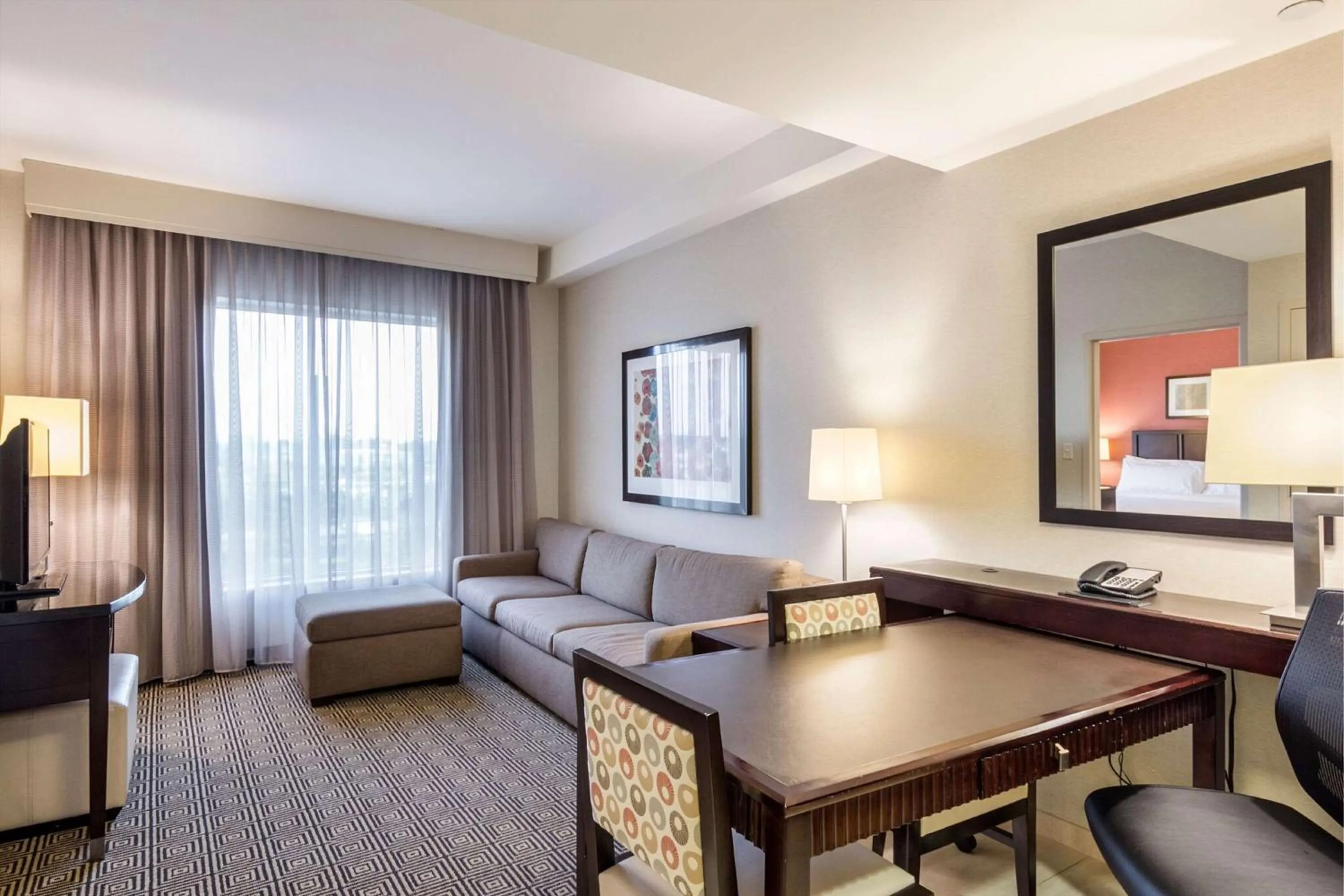 Bedroom in Embassy Suites by Hilton Newark Airport