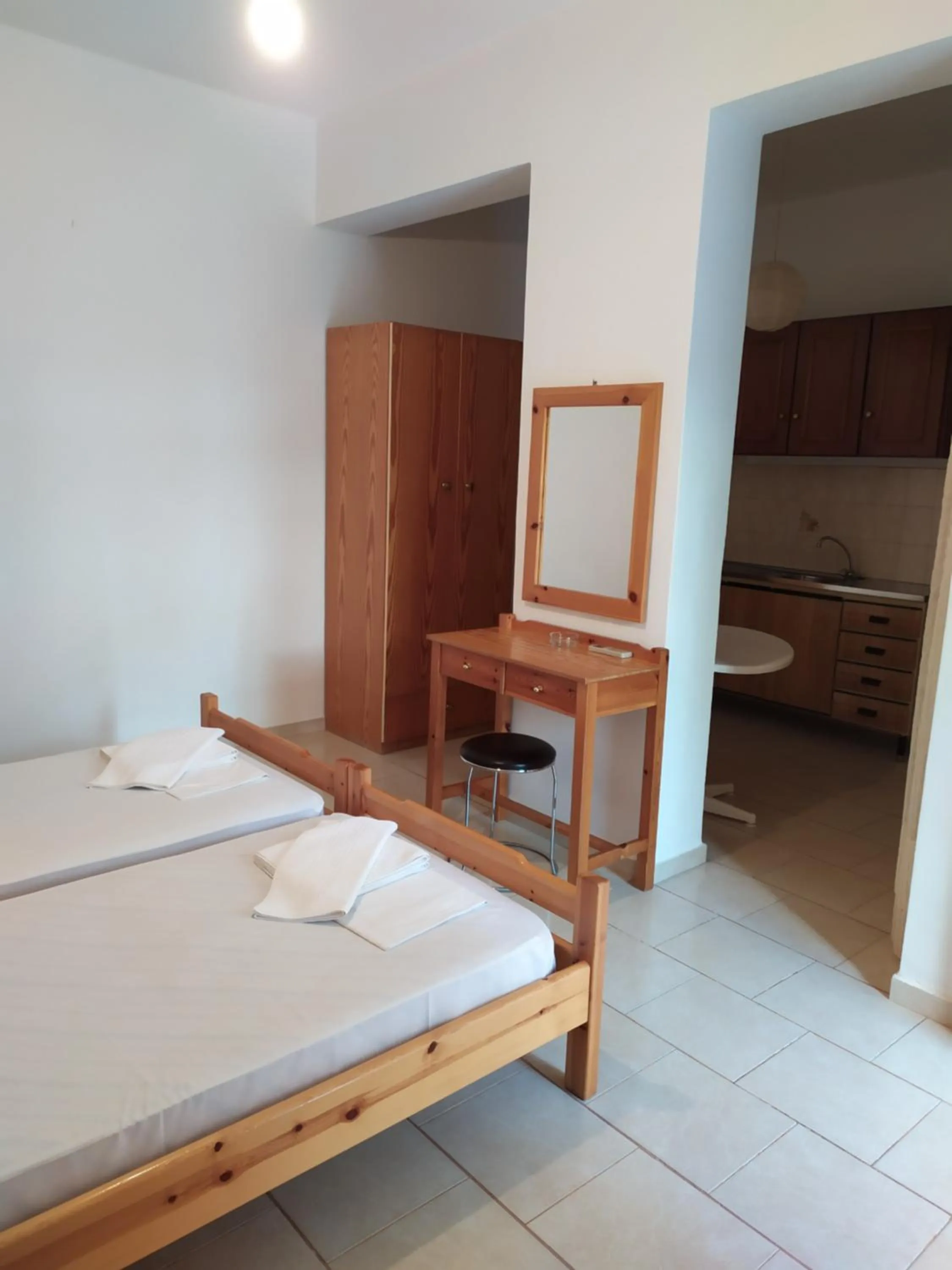 Photo of the whole room, Bed in LITHI