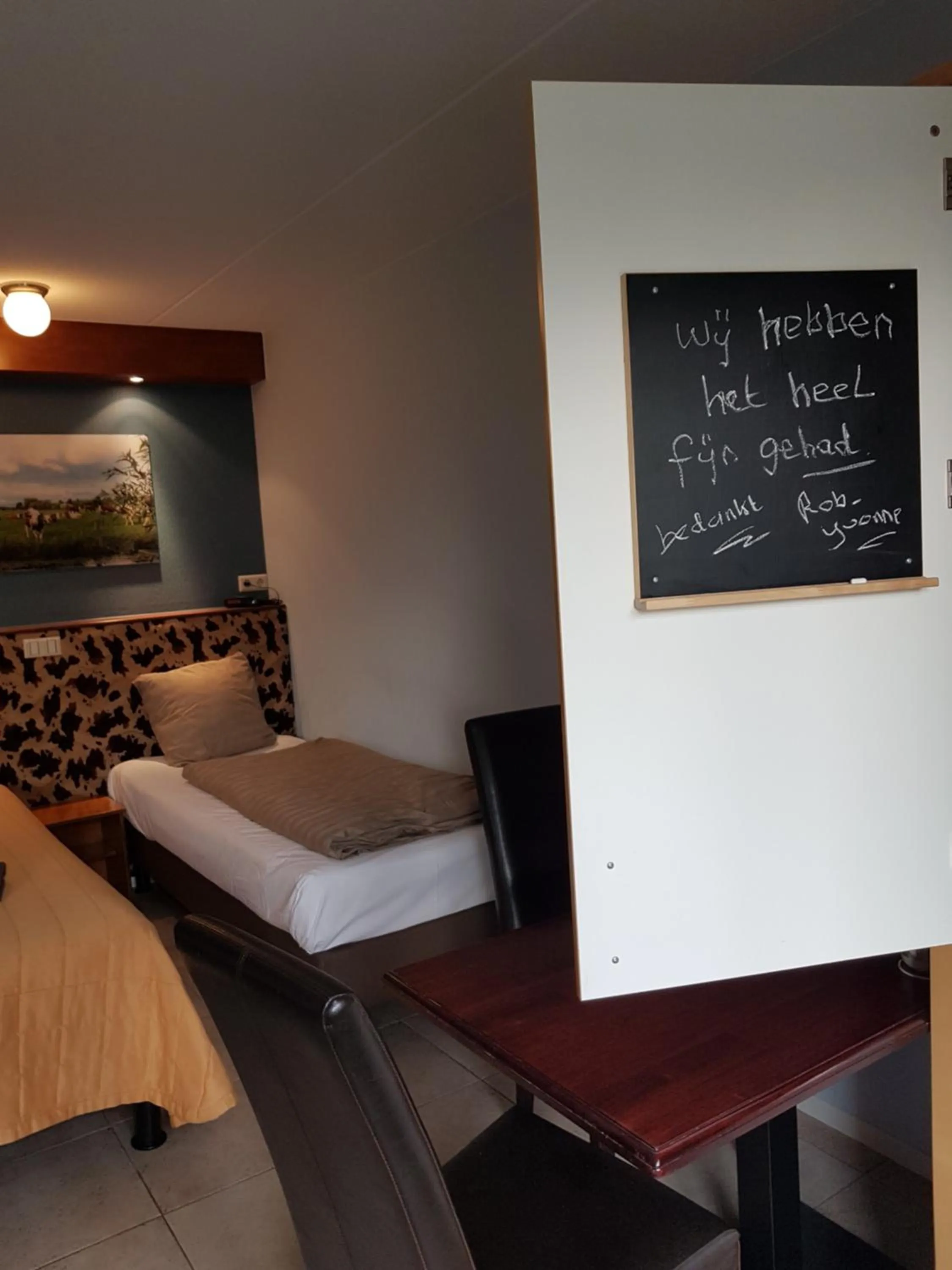 Dining area, Bed in Boerderij Hazenveld