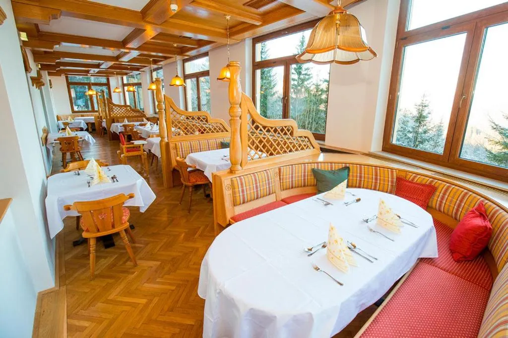 Restaurant/places to eat in Kurhotel Renona Rehabilitation