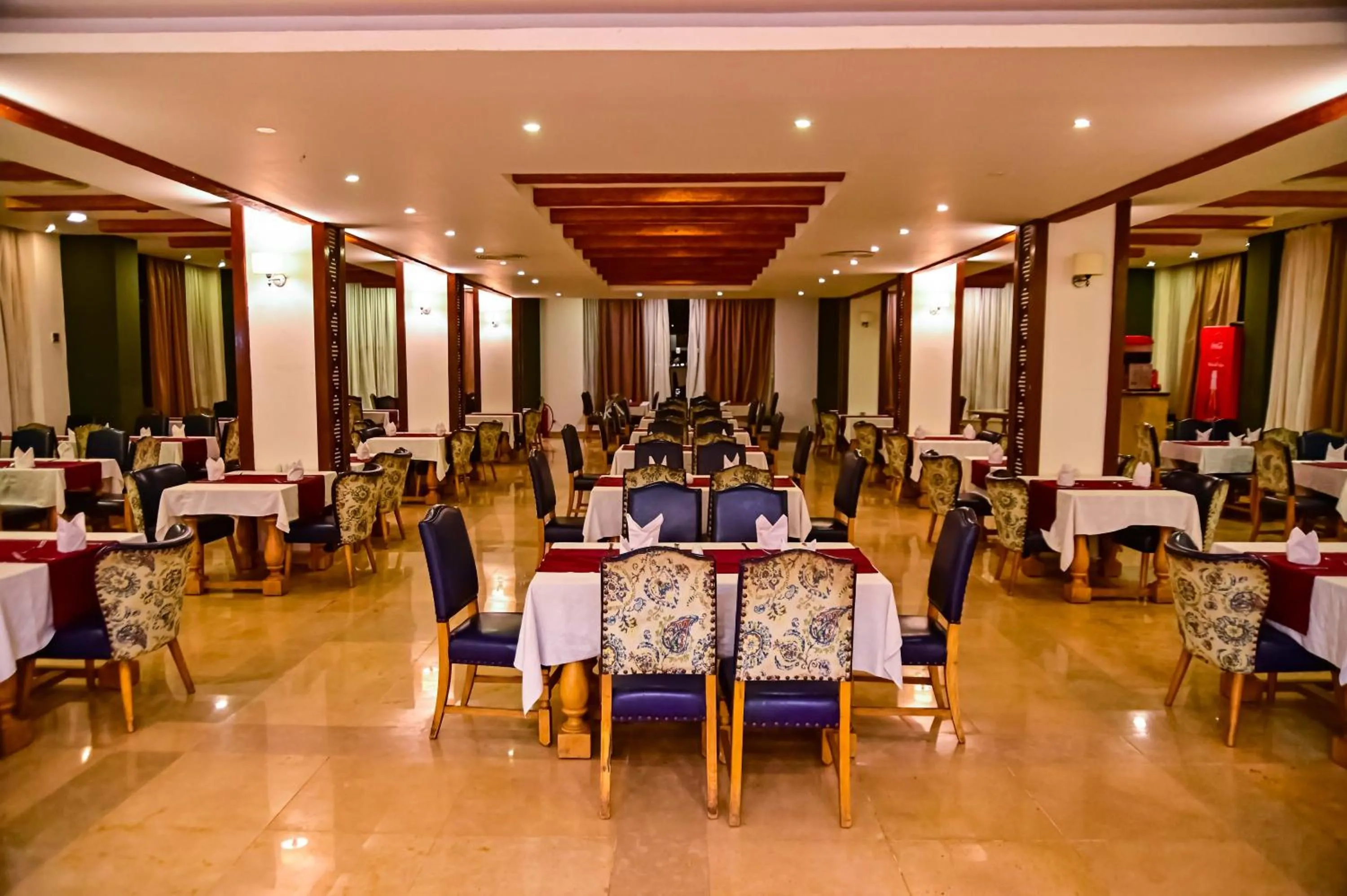 Restaurant/places to eat in New Eagles Aqua Park Resort