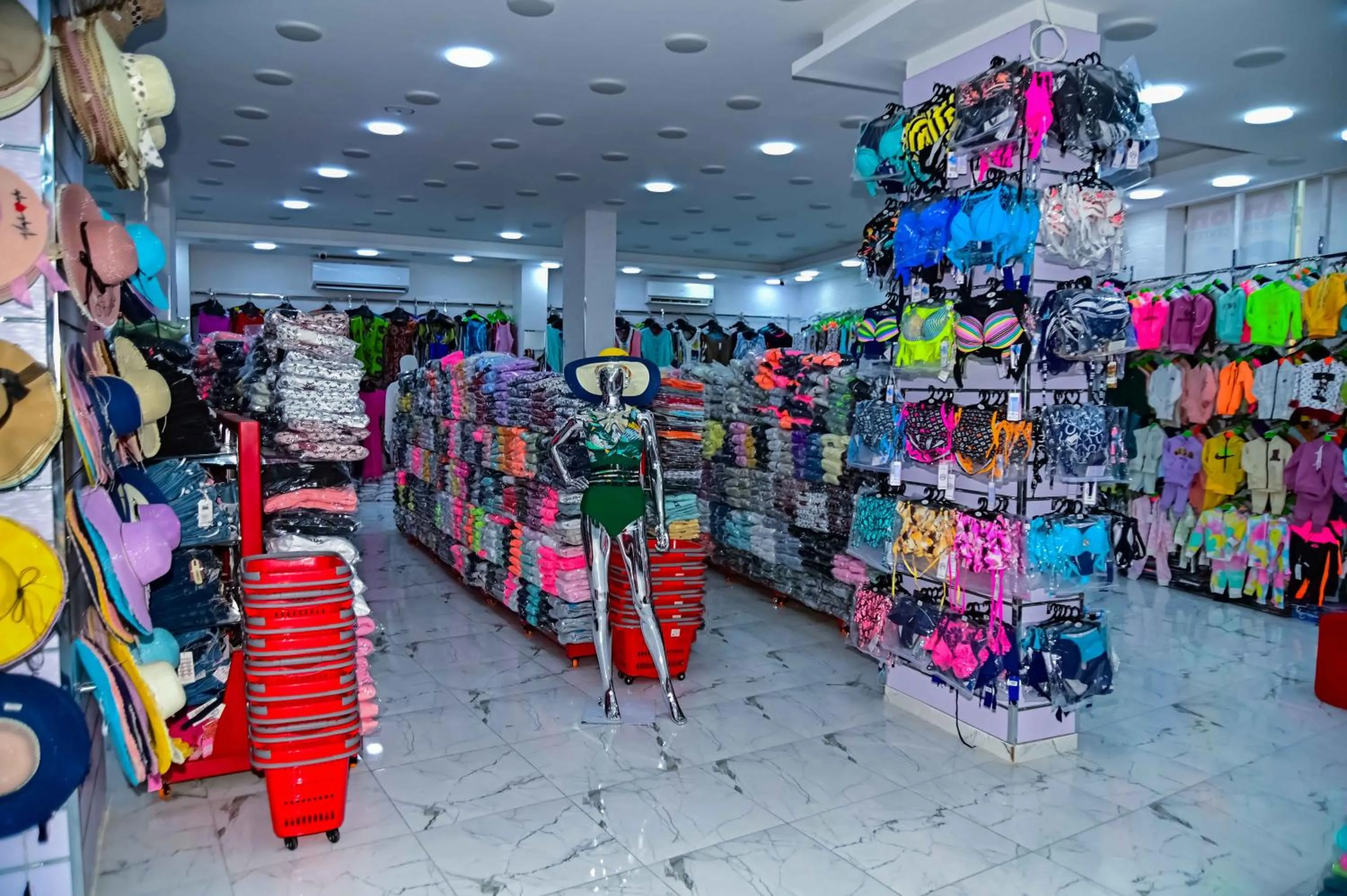 On-site shops in New Eagles Aqua Park Resort