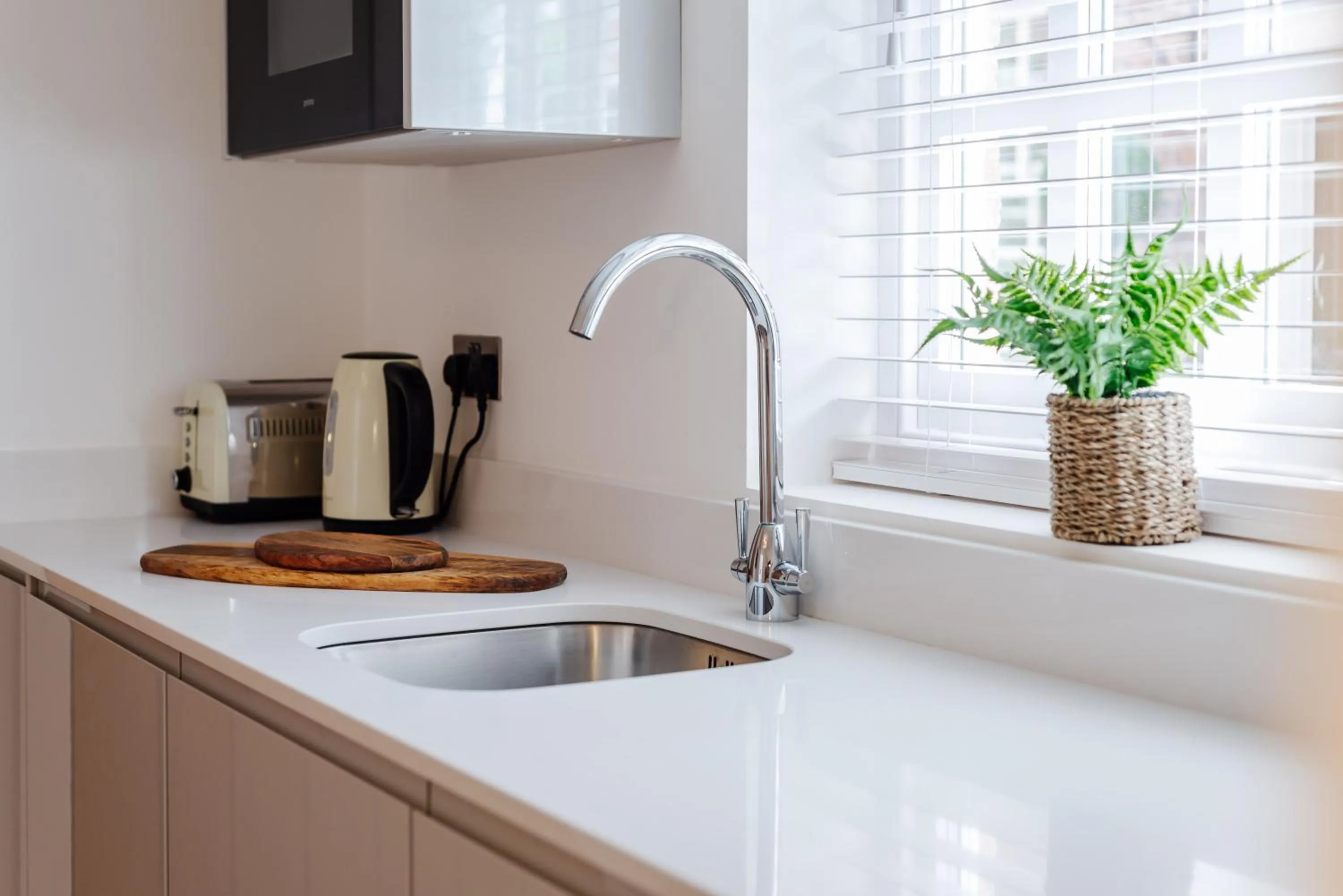 Kitchen or kitchenette in 14-16 Grosvenor Street Stylish Apartments - Chester