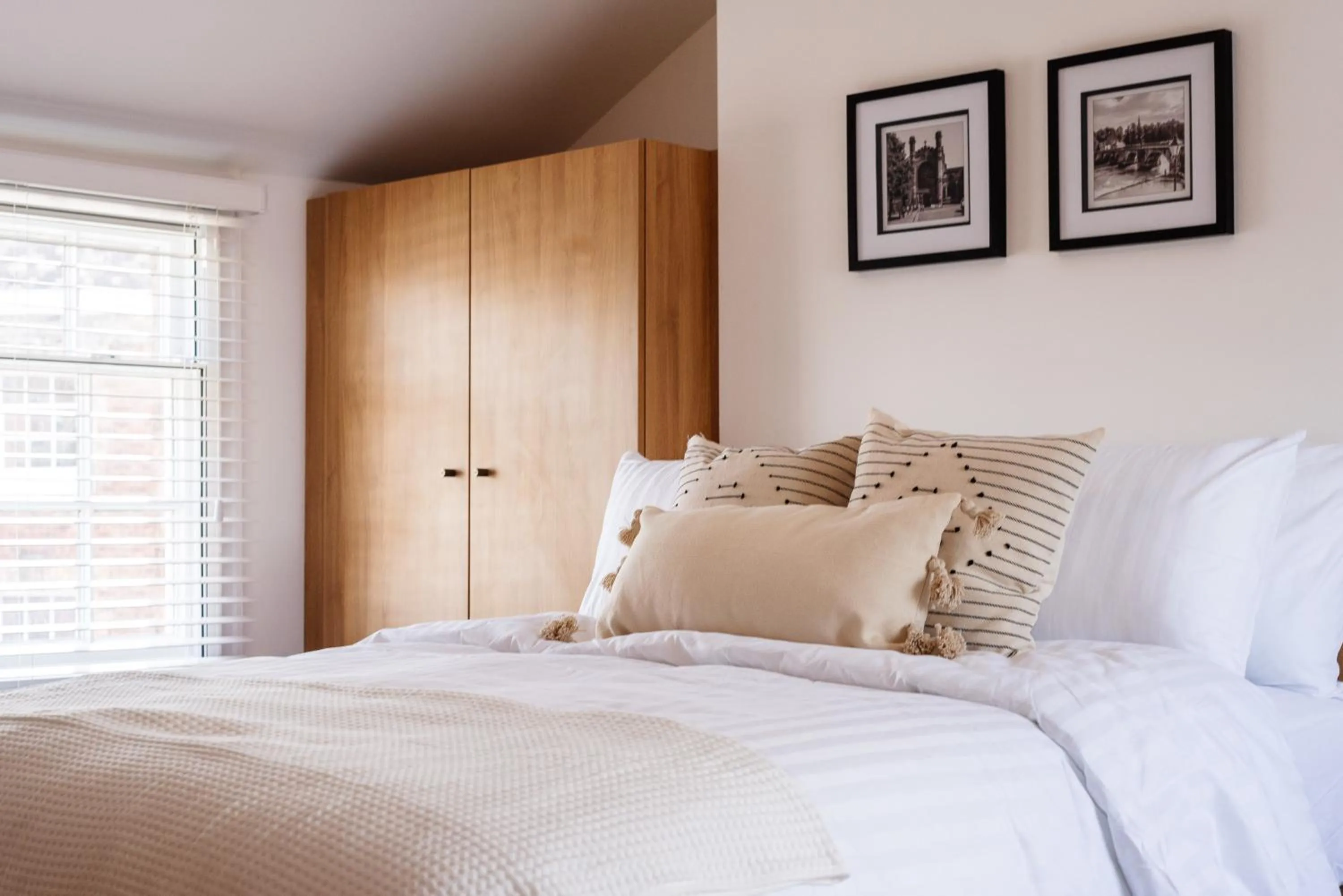 Bed in 14-16 Grosvenor Street Stylish Apartments - Chester
