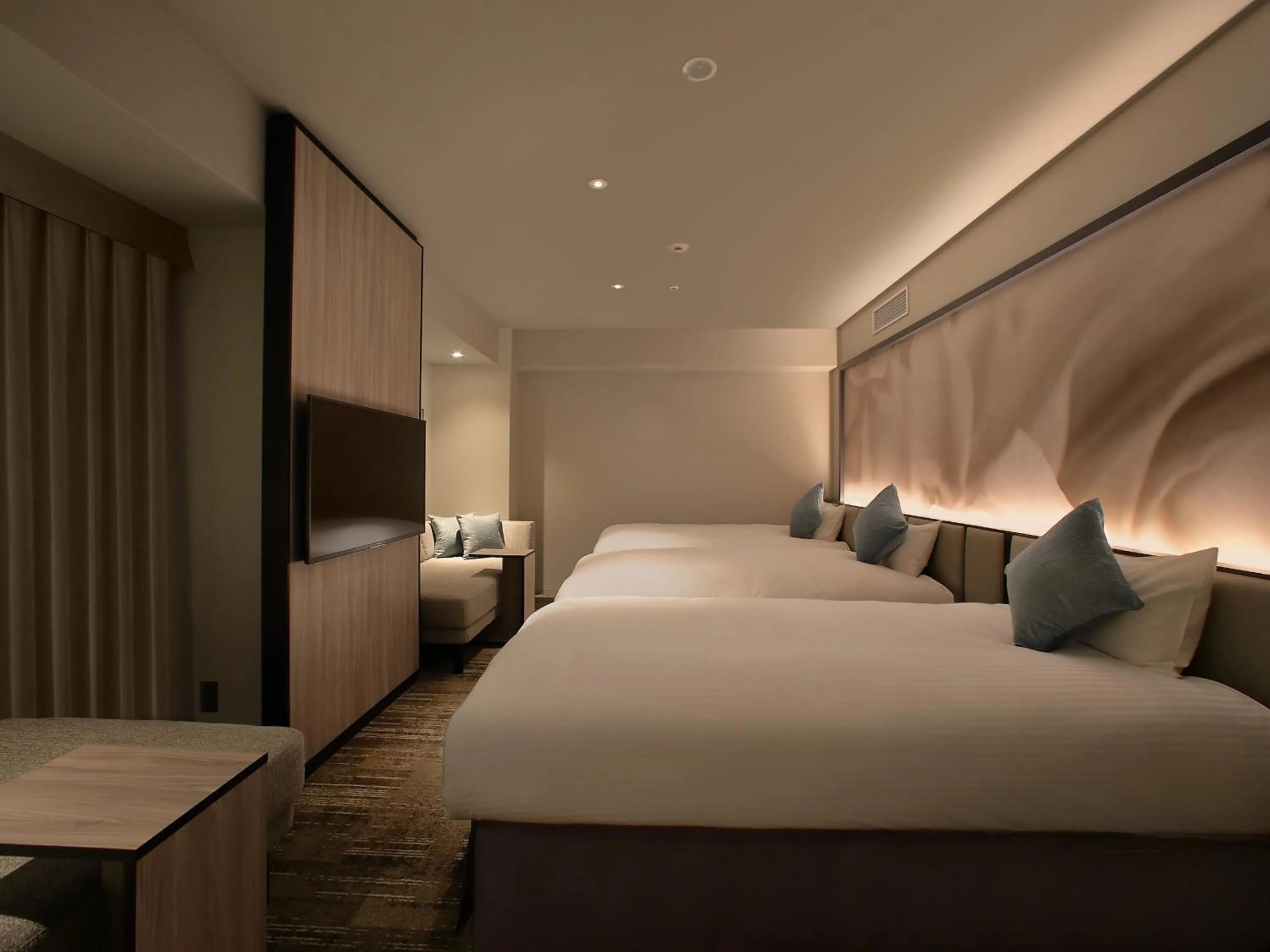 Photo of the whole room, Bed in ORIENTAL HOTEL UNIVERSAL CITY