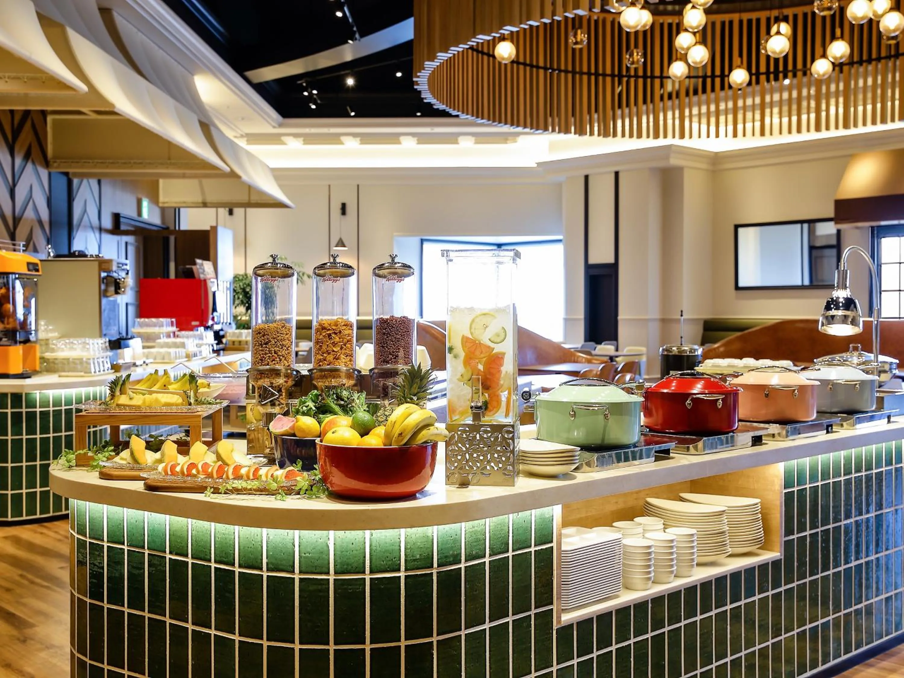 Restaurant/places to eat in ORIENTAL HOTEL UNIVERSAL CITY