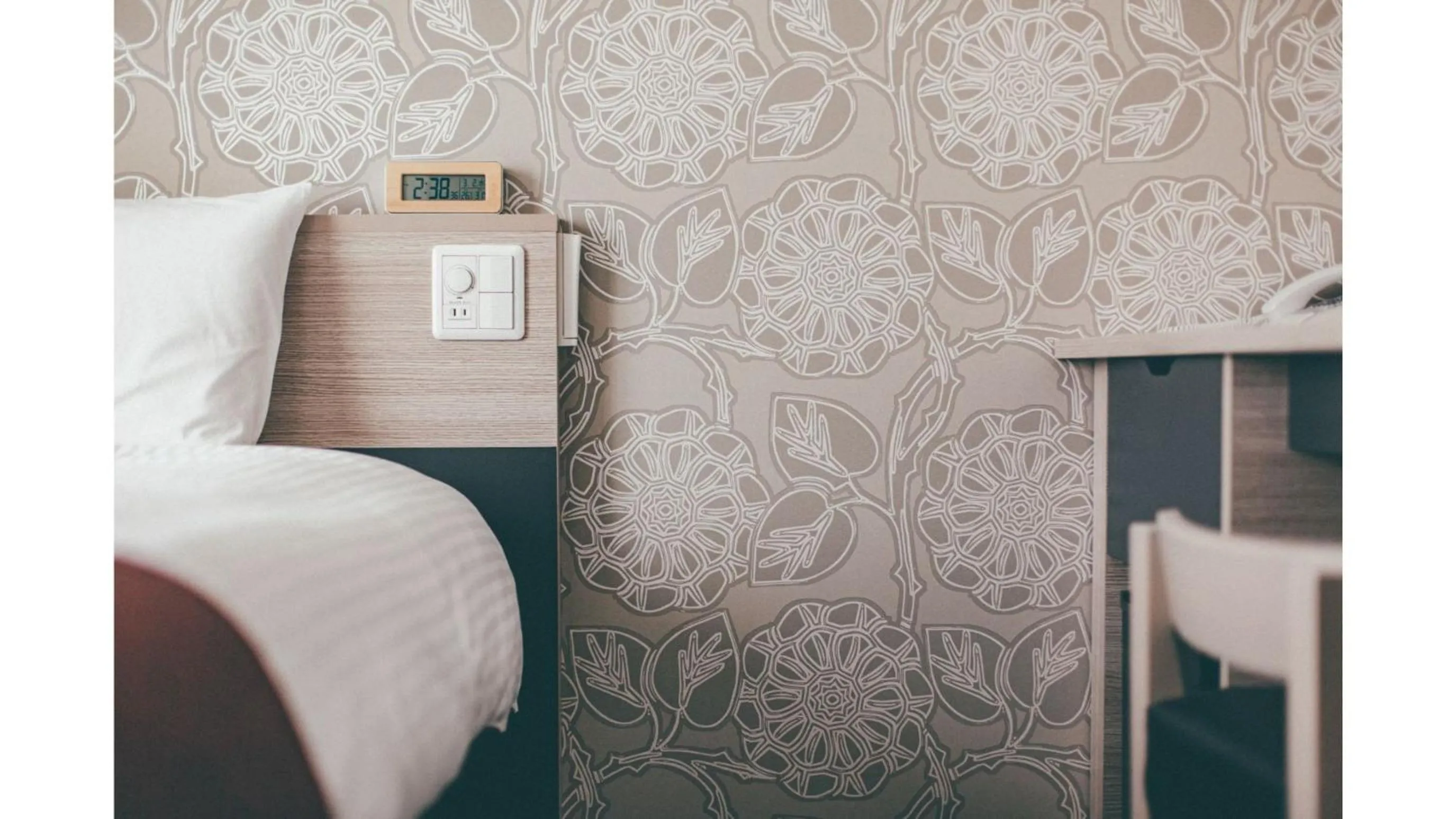 Bed in Kuretake Inn Premium Shizuoka Annex