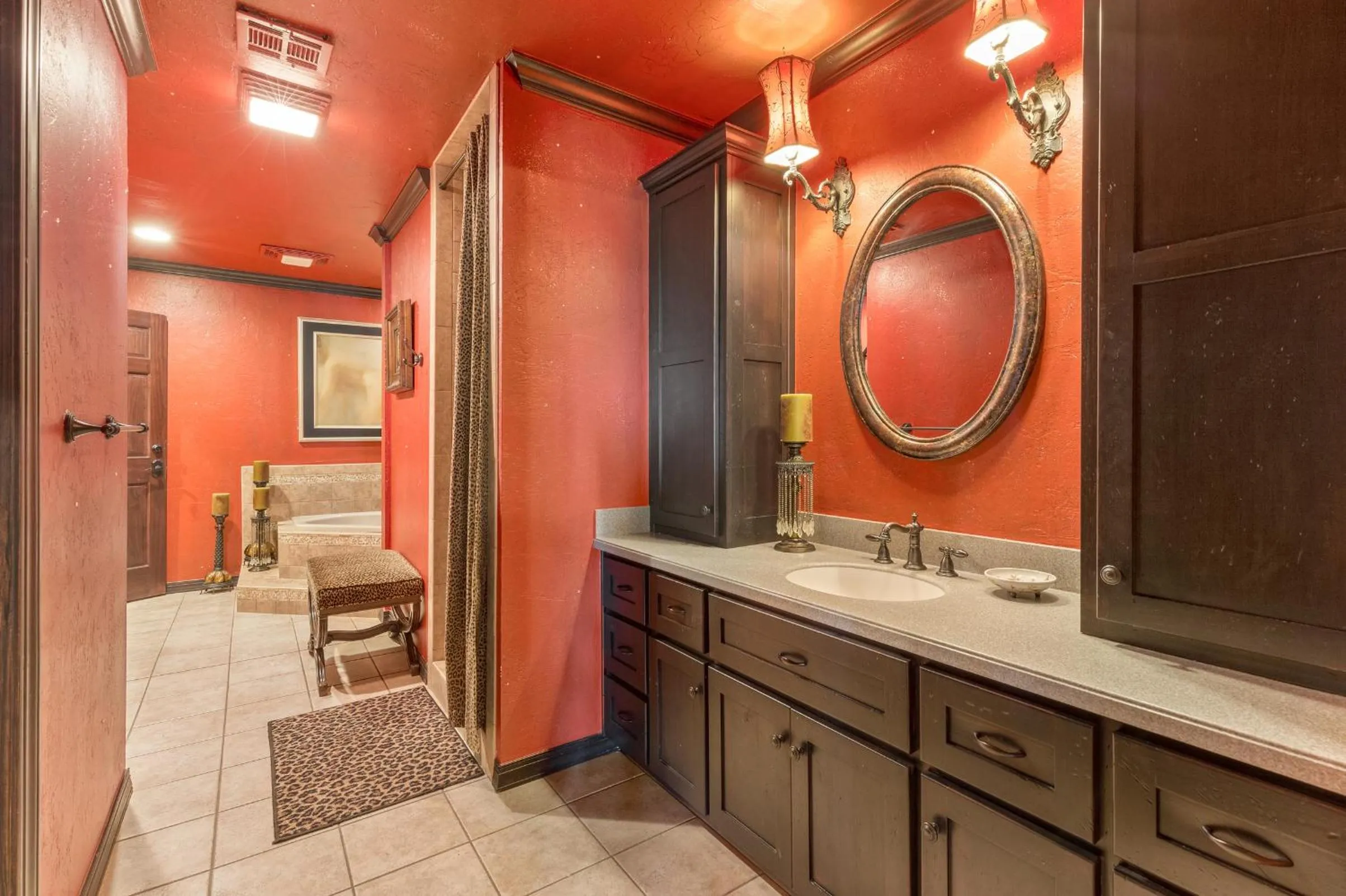 Bathroom in The Funky Monkey Inn