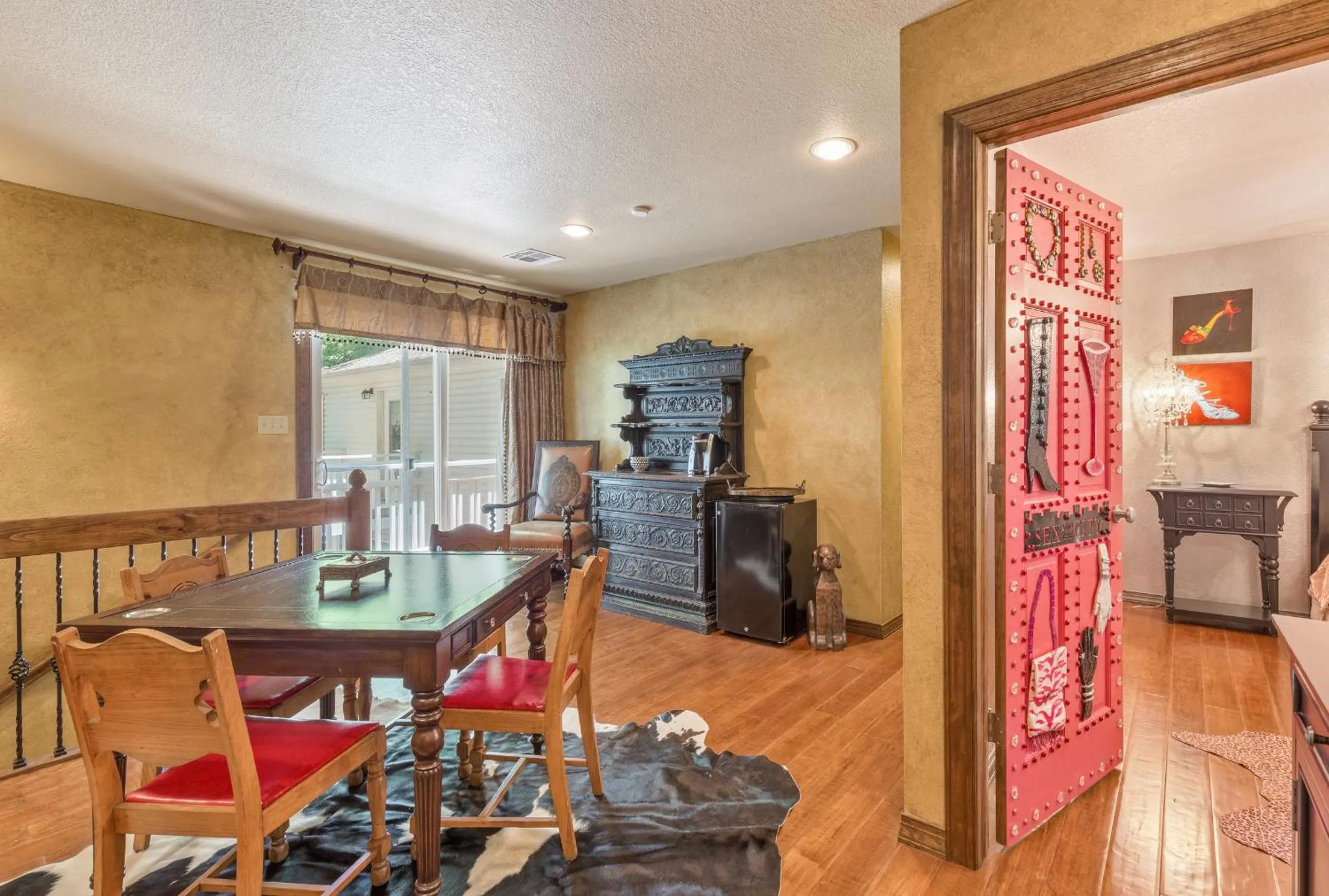 Decorative detail in The Funky Monkey Inn