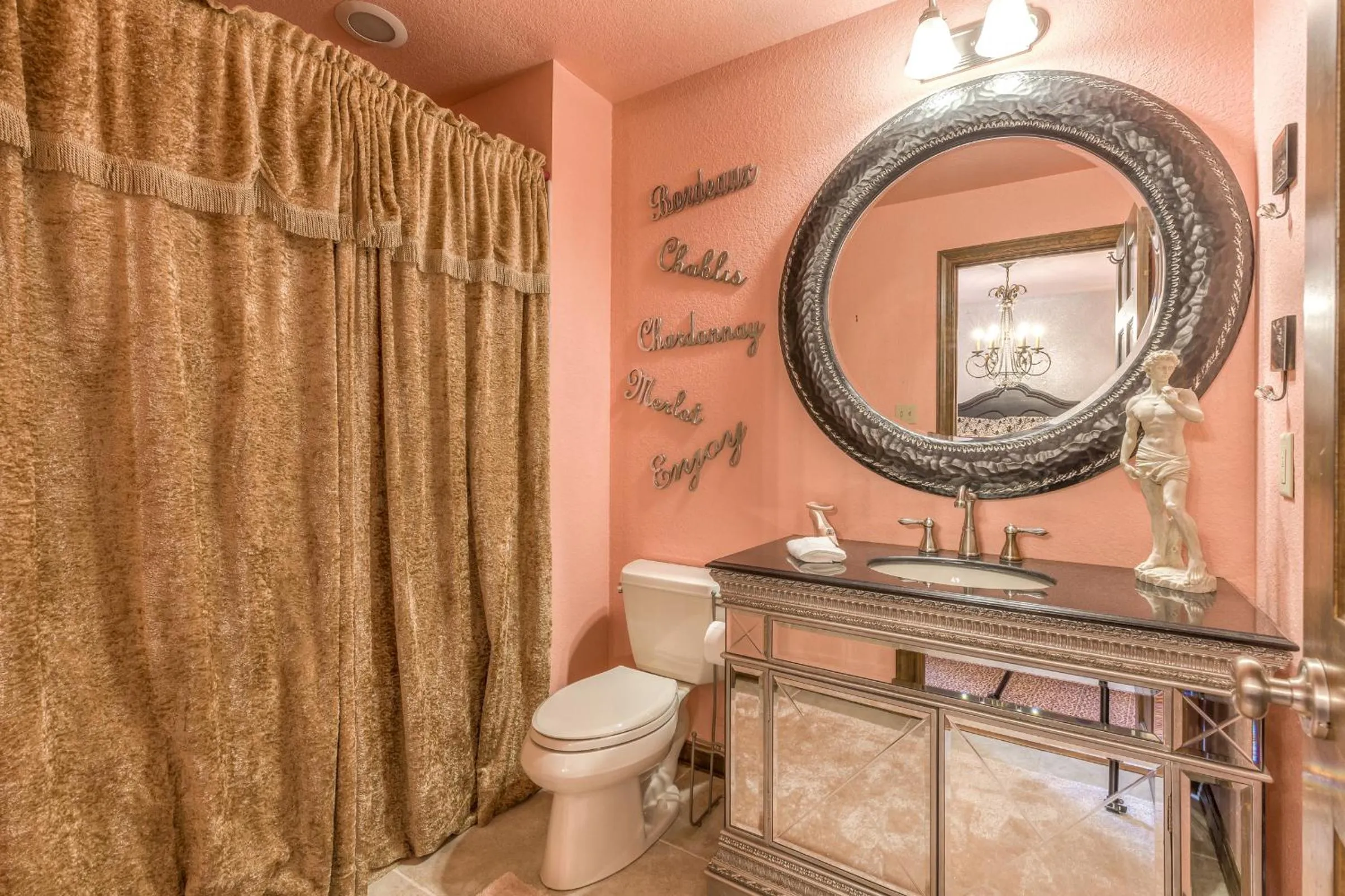 Bathroom in The Funky Monkey Inn