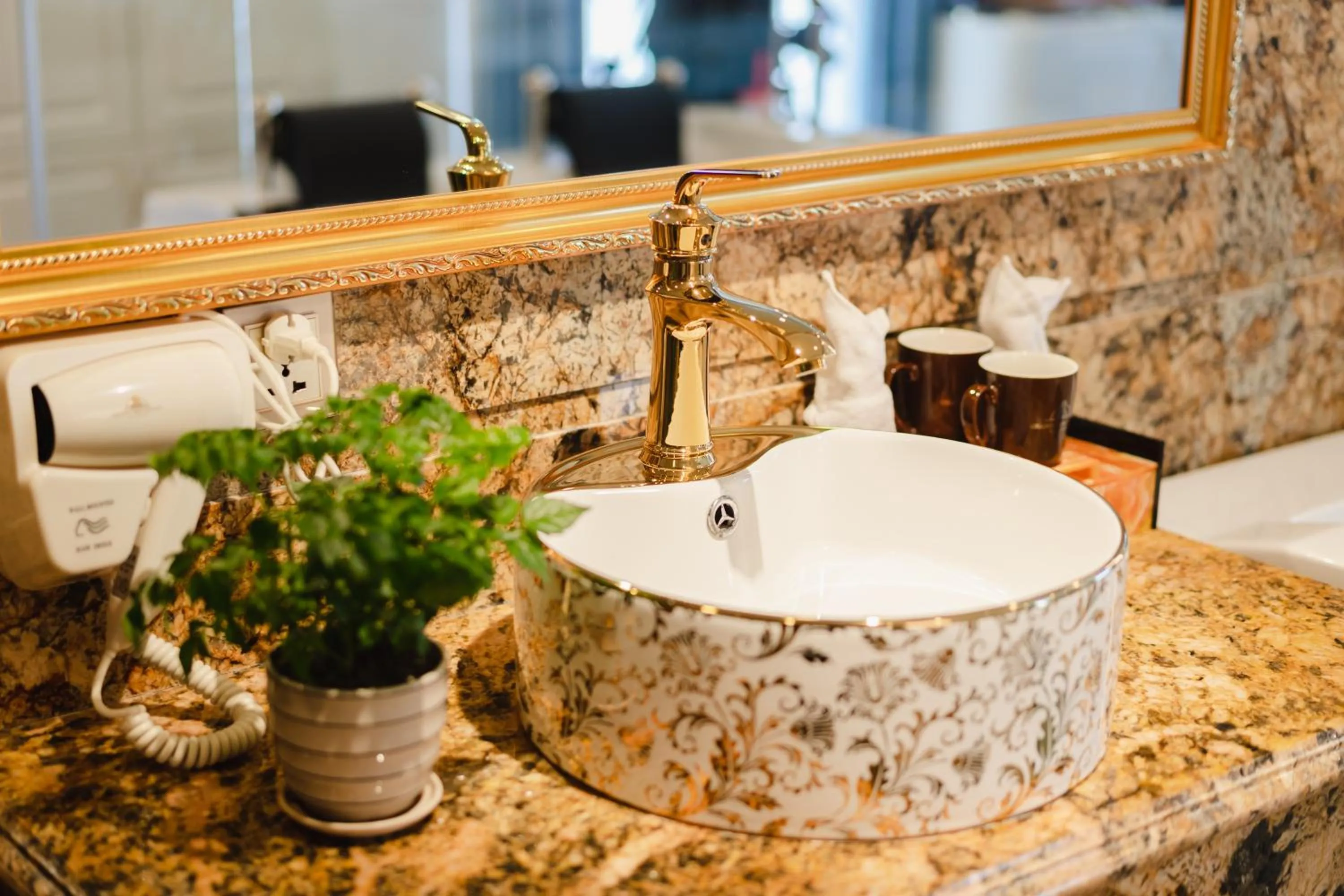 GRAND VIEW PALACE HA LONG HOTEL