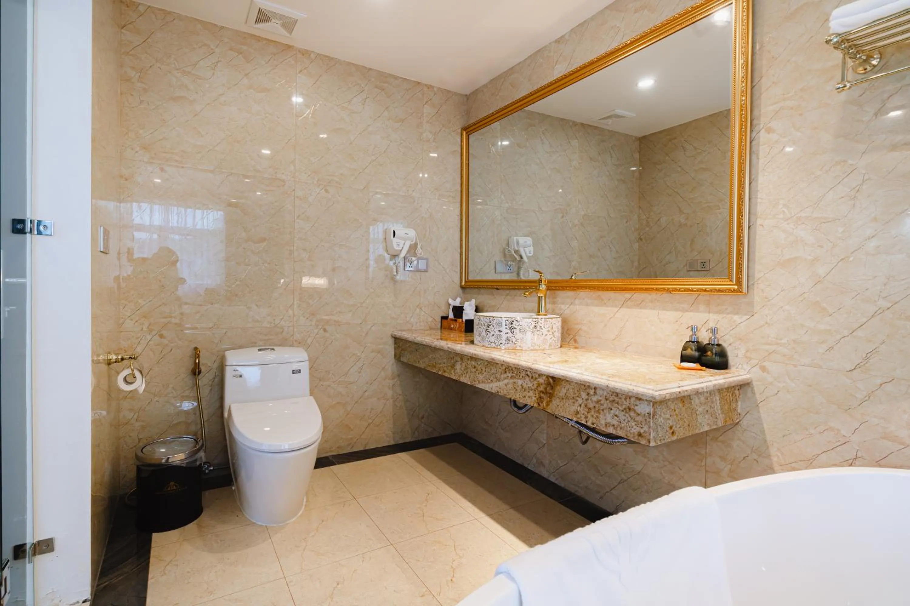 GRAND VIEW PALACE HA LONG HOTEL