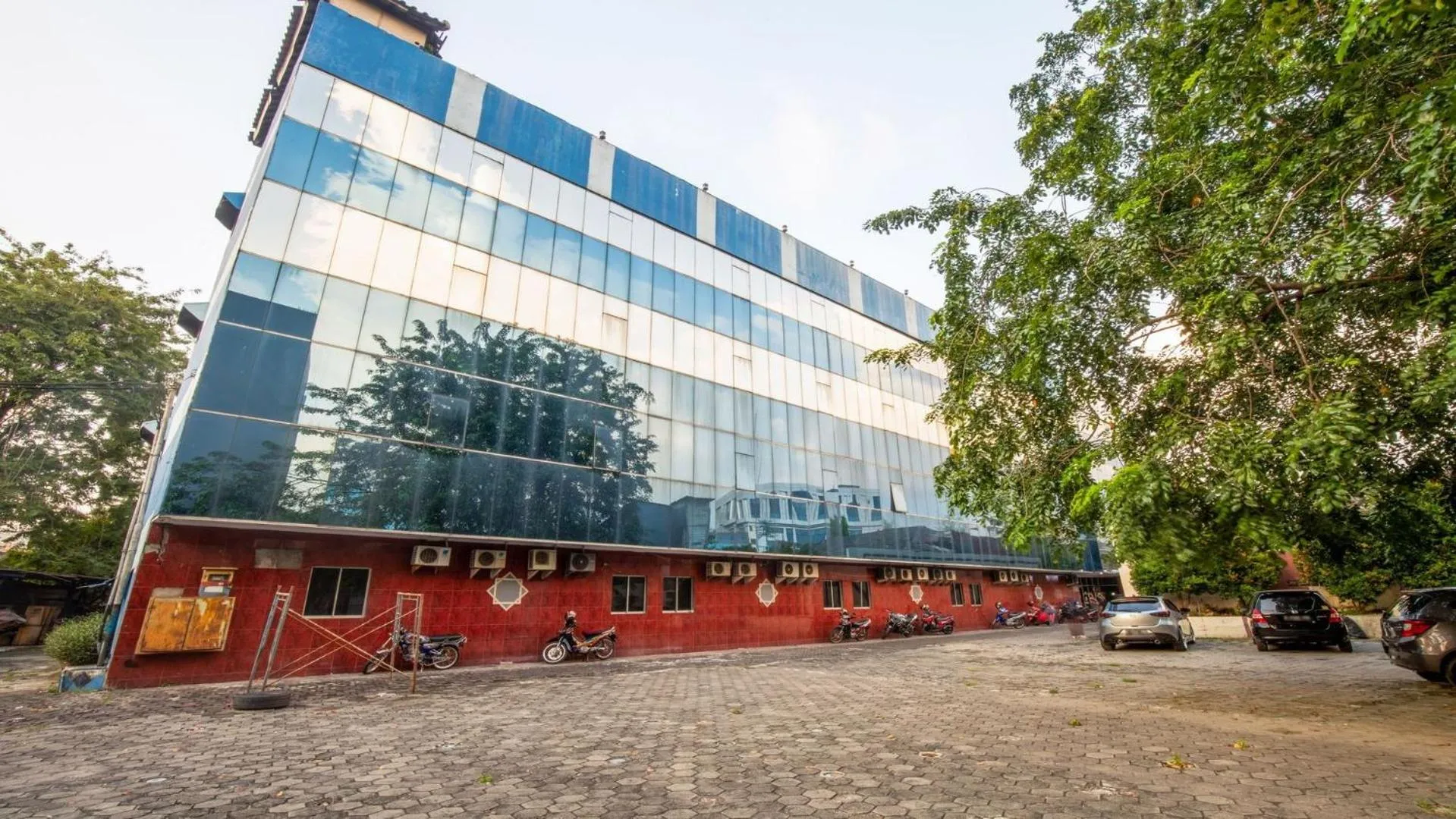 Property building in Hotel Cempaka Sari