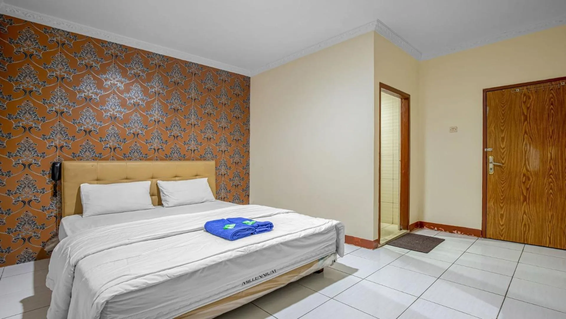 Bed in Hotel Cempaka Sari