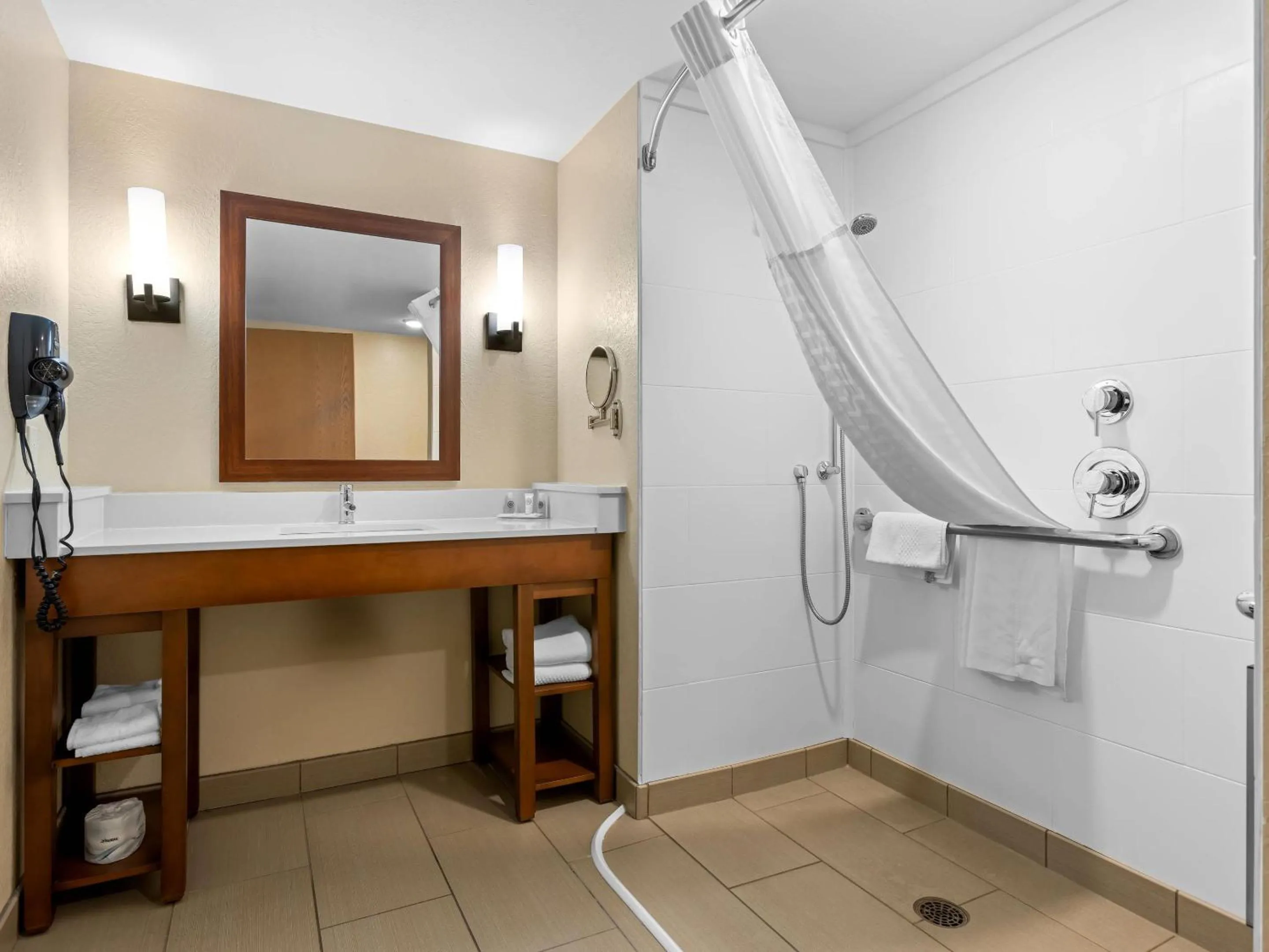 Bedroom in Comfort Inn & Suites Munising-Lakefront