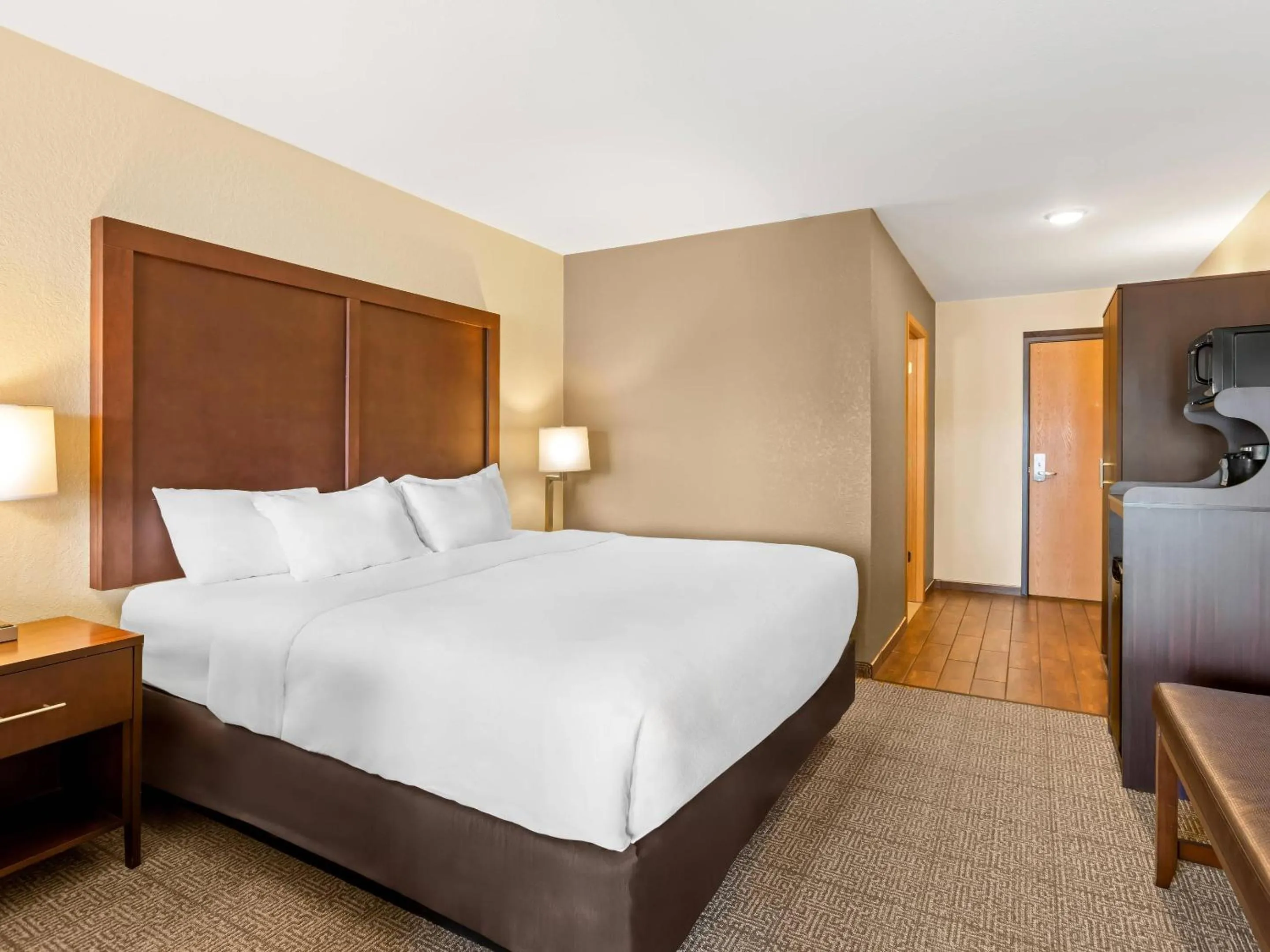 Bedroom, Bed in Comfort Inn & Suites Munising-Lakefront