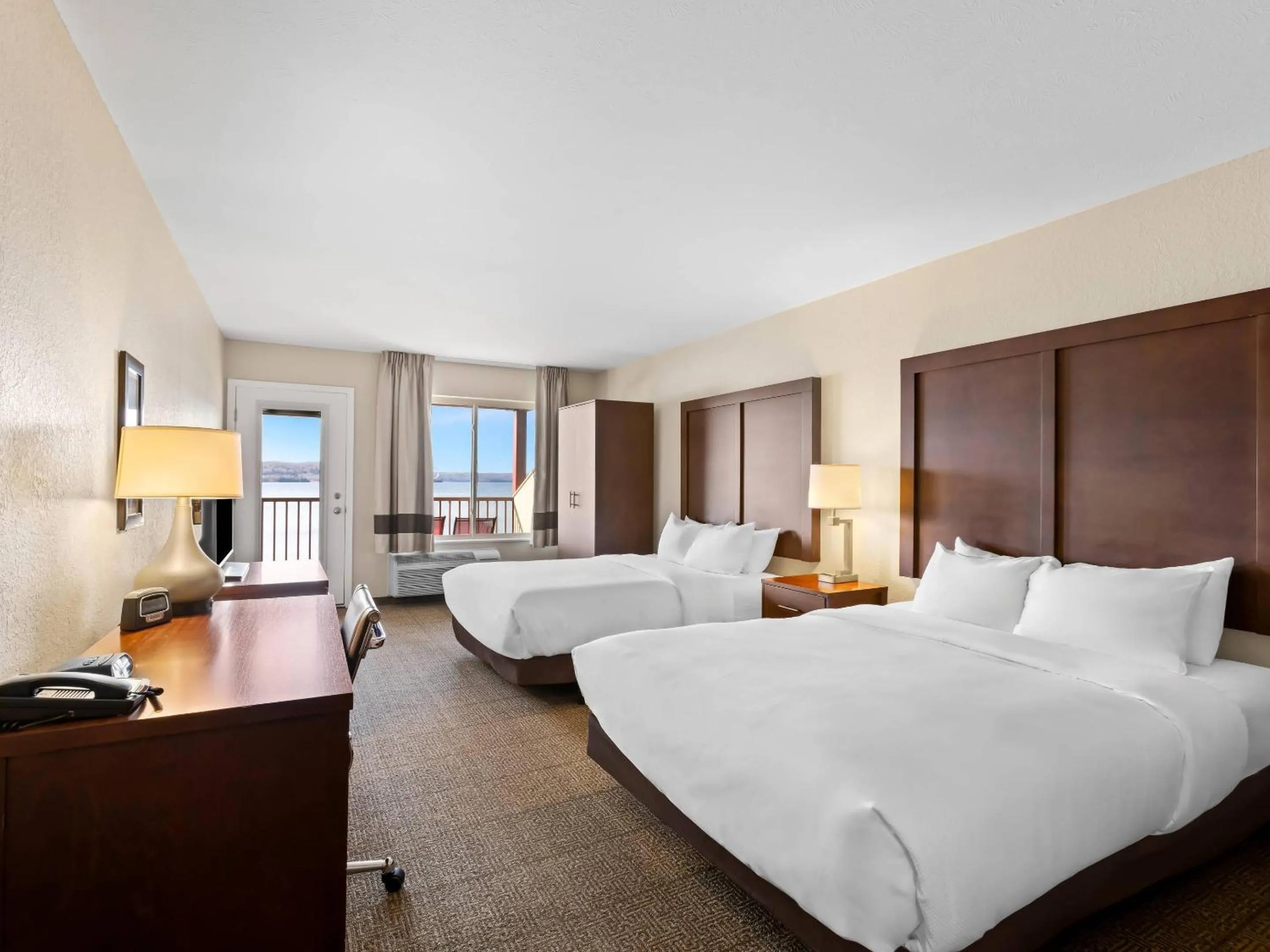 Bedroom, Bed in Comfort Inn & Suites Munising-Lakefront