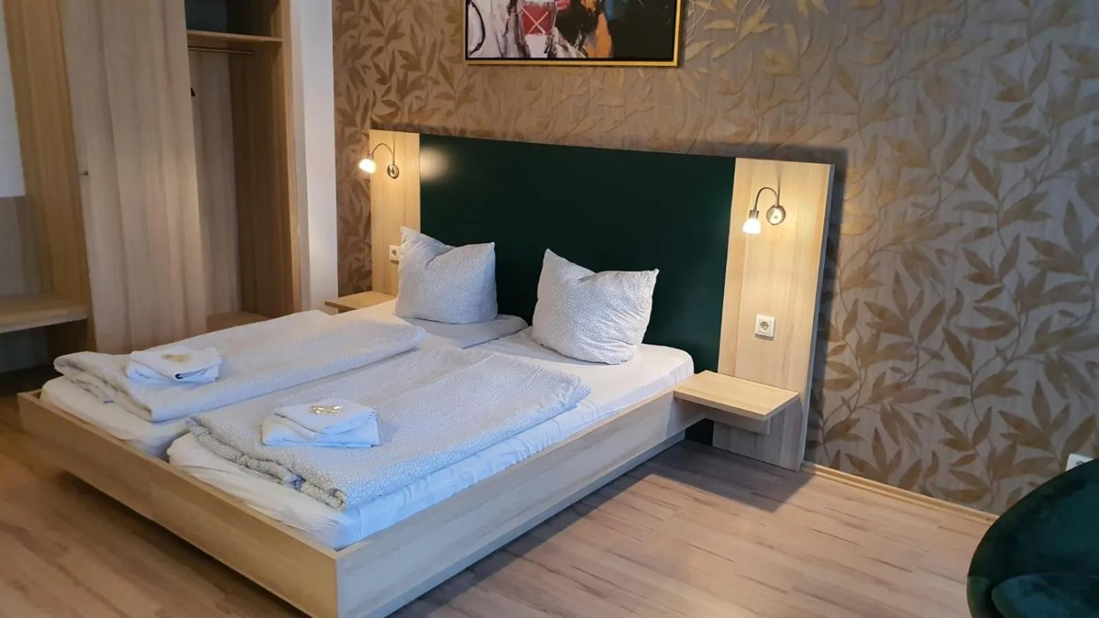 Staff, Bed in Bornholmer Hof im Prenzlauer Berg