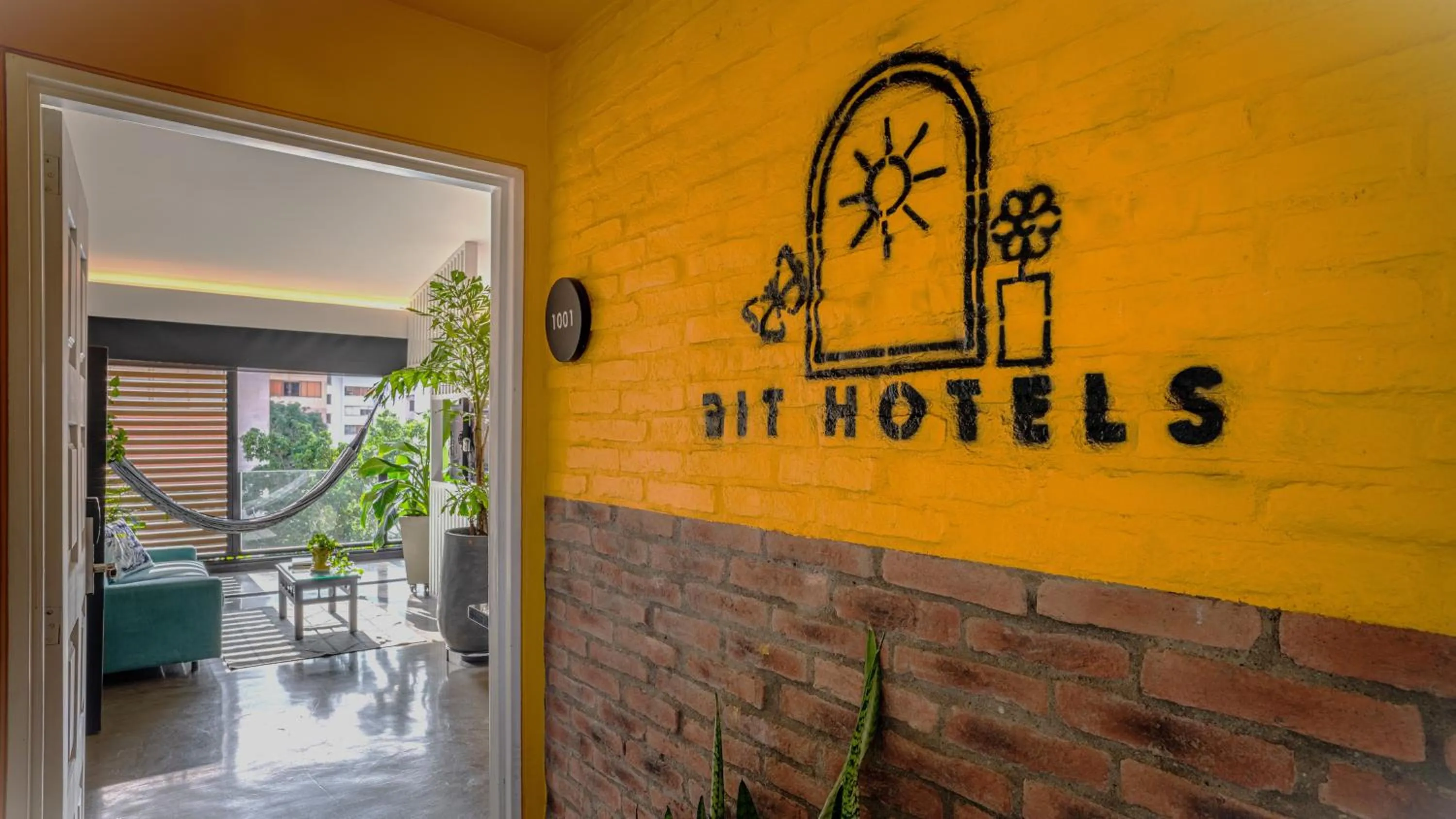 Text overlay in Hotel El Peñon by Bithotels