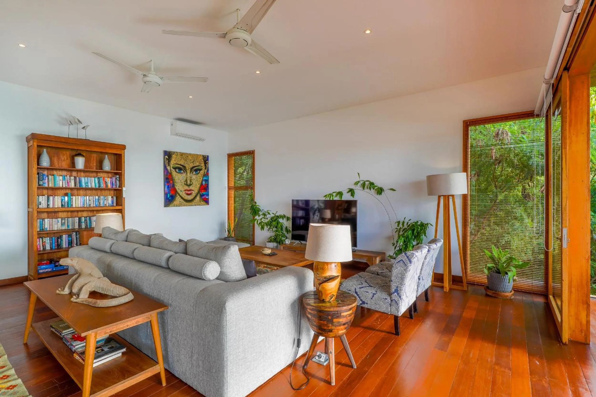 Paradise Garage Komodo Villa