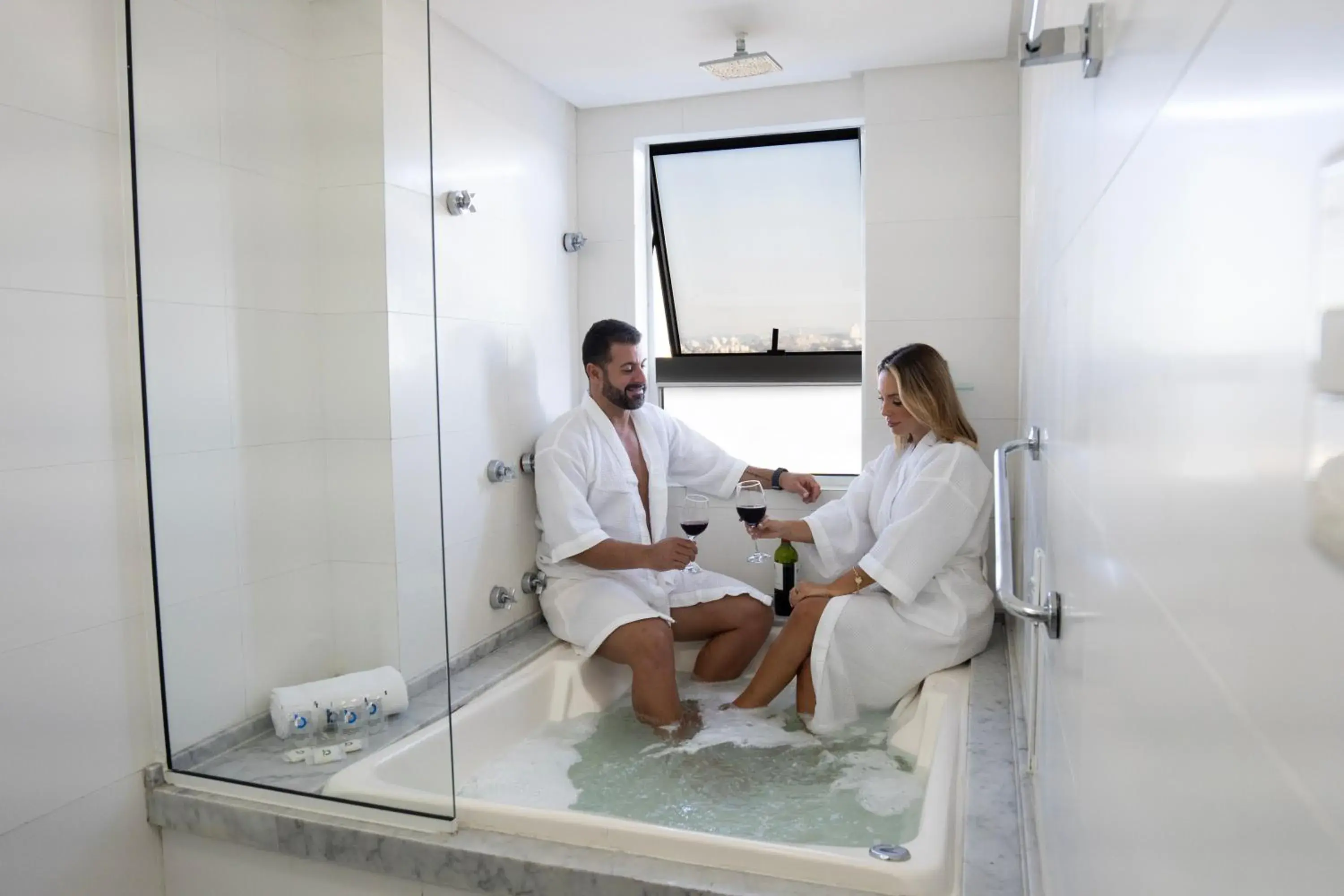 Suite with Spa bath and Sea View in Iate Hotel Centro Florianópolis Suite with Spa bath and Sea View in Iate Hotel Centro Florianópolis