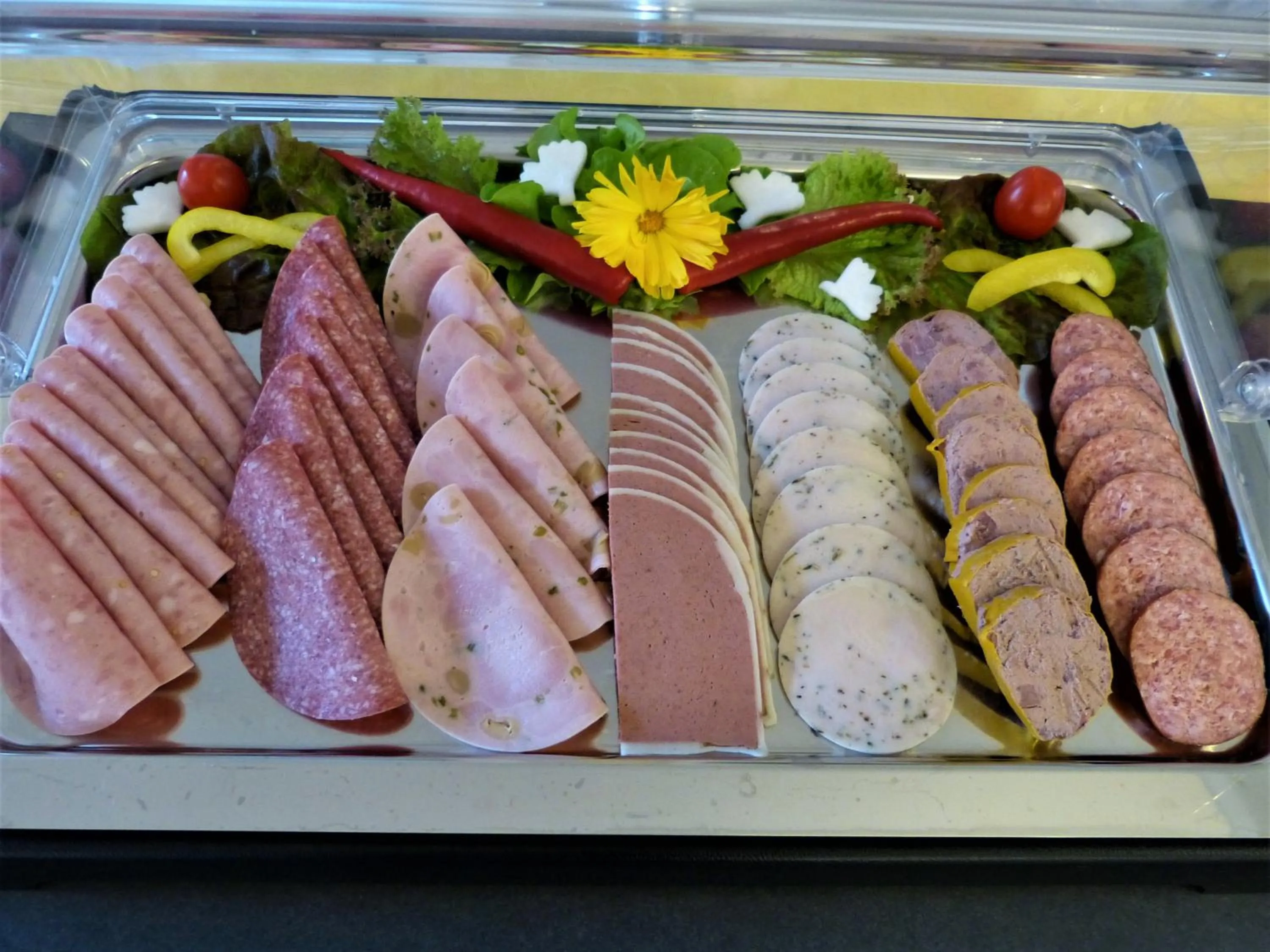 Buffet breakfast in Hotel Am Kurpark