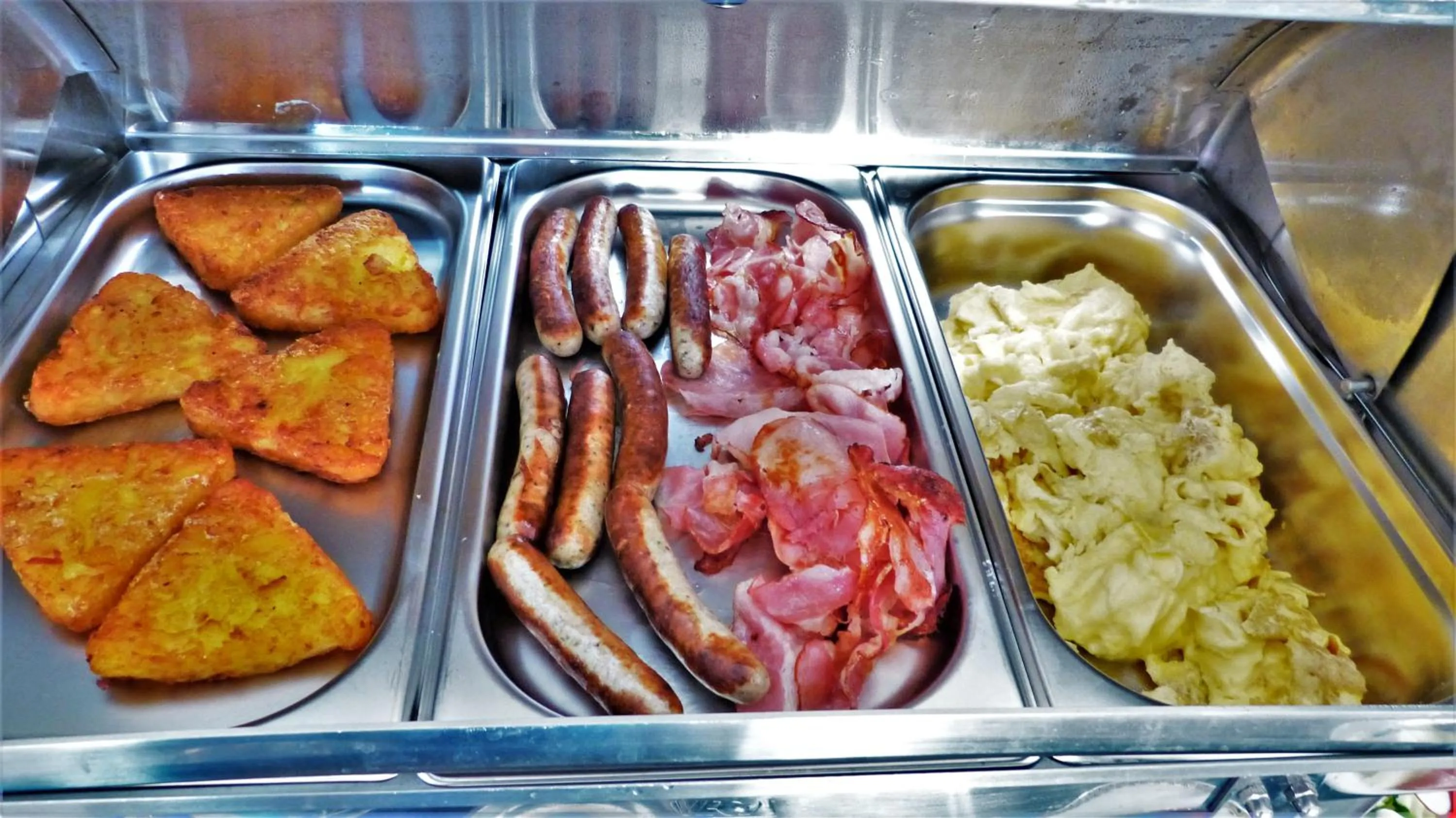 Buffet breakfast in Hotel Am Kurpark