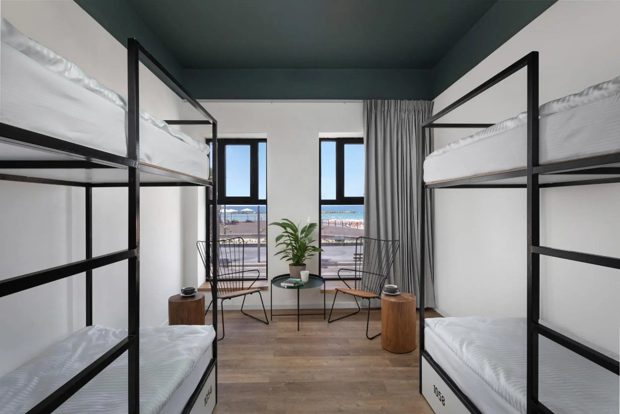 Beach View - Dorm Mix Gender – 8 Guests in 180 Boutique Hostel Beach View - Dorm Mix Gender – 8 Guests in 180 Boutique Hostel