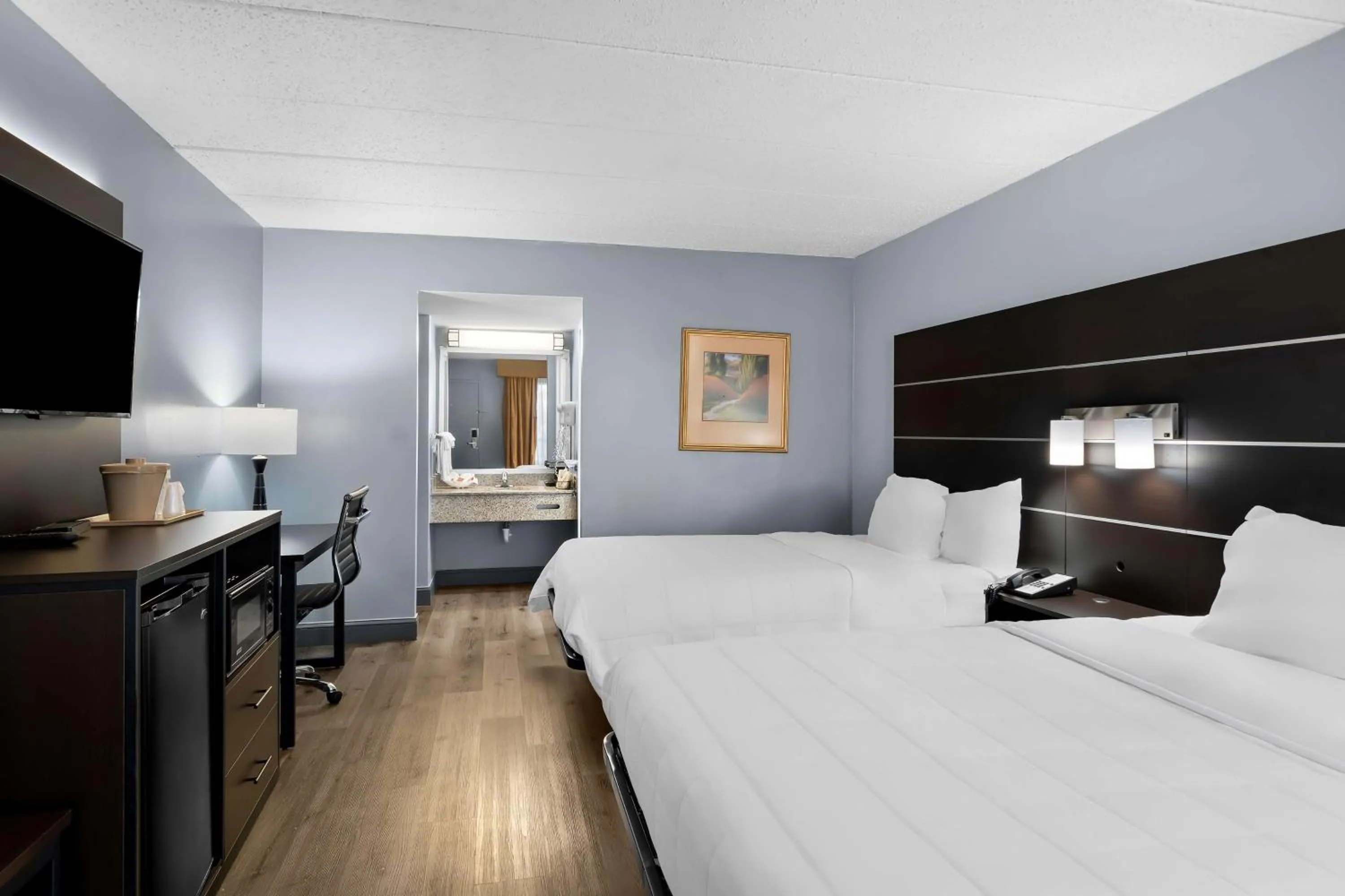 Bedroom, Bed in Brandywine Valley Inn SureStay Plus by Best Western