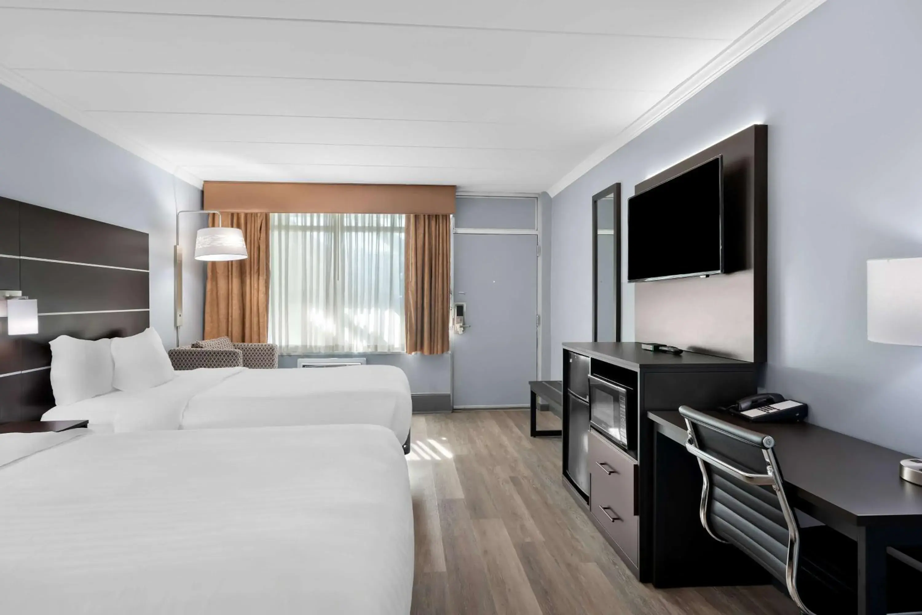 Business Double Room with Two Double Beds - Non-Smoking in Brandywine Valley Inn SureStay Plus by Best Western Business Double Room with Two Double Beds - Non-Smoking in Brandywine Valley Inn SureStay Plus by Best Western