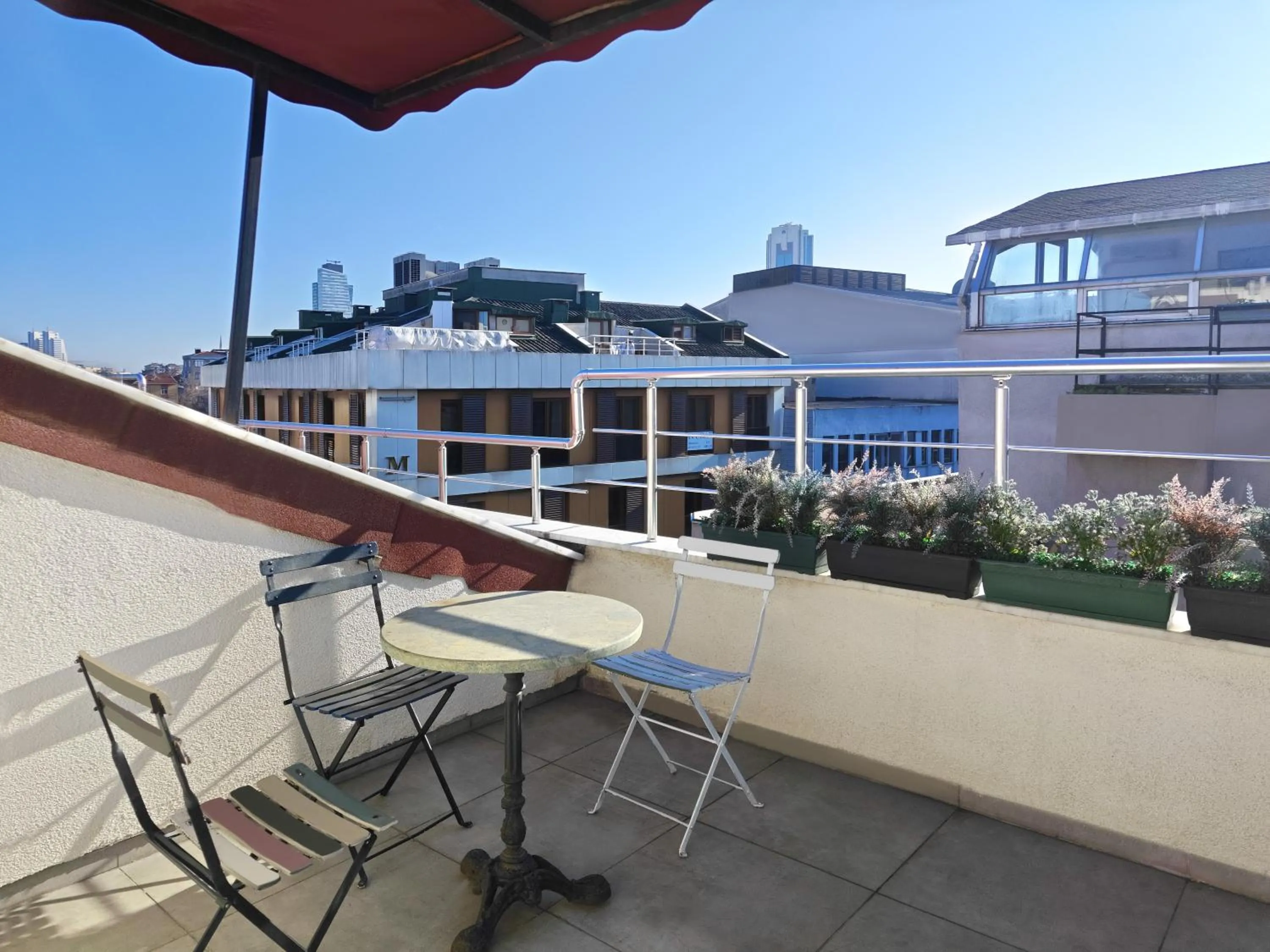 Balcony/Terrace in Family Time Suites Hotel