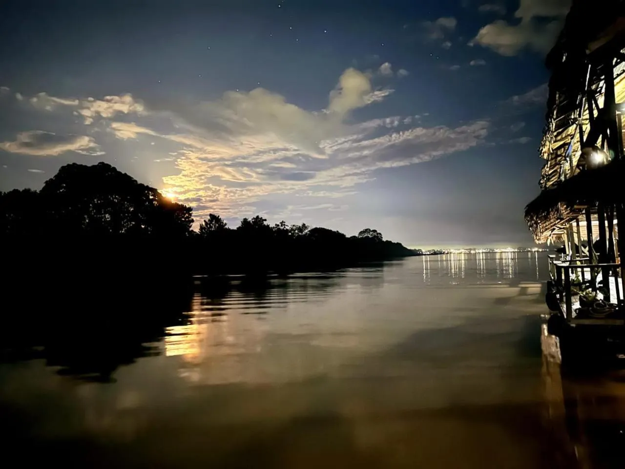 River view in Cabaña Flotante Kurupira