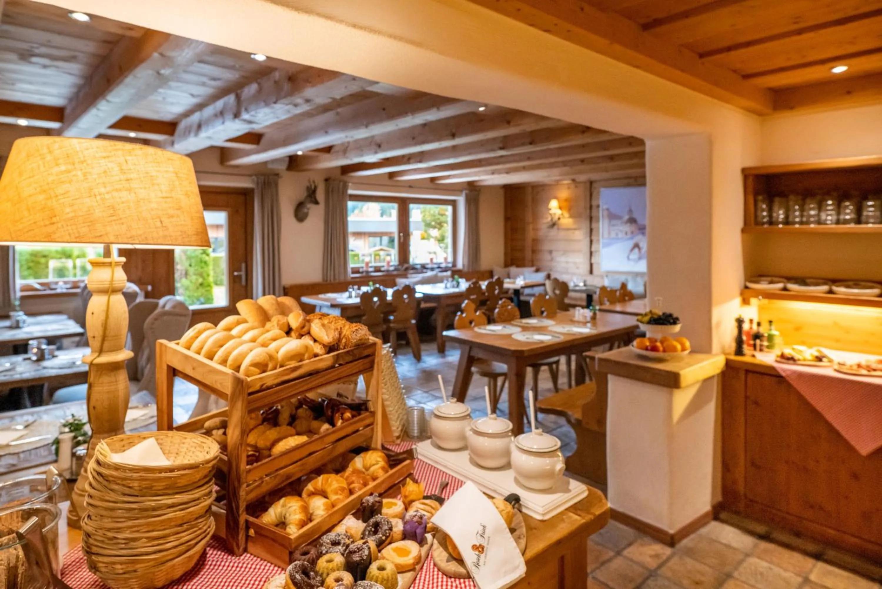 Buffet breakfast in Princess Bergfrieden