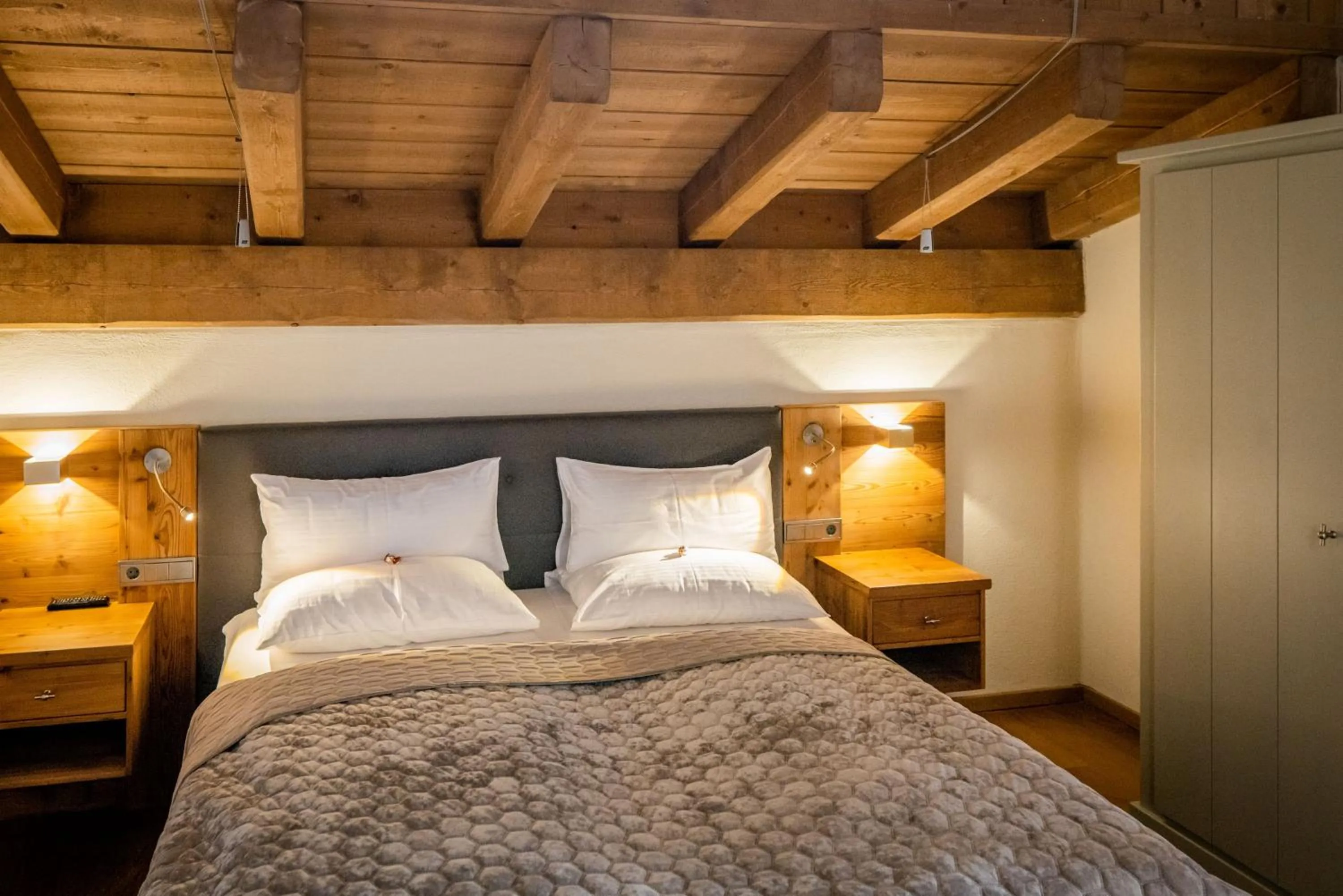 Photo of the whole room, Bed in Princess Bergfrieden