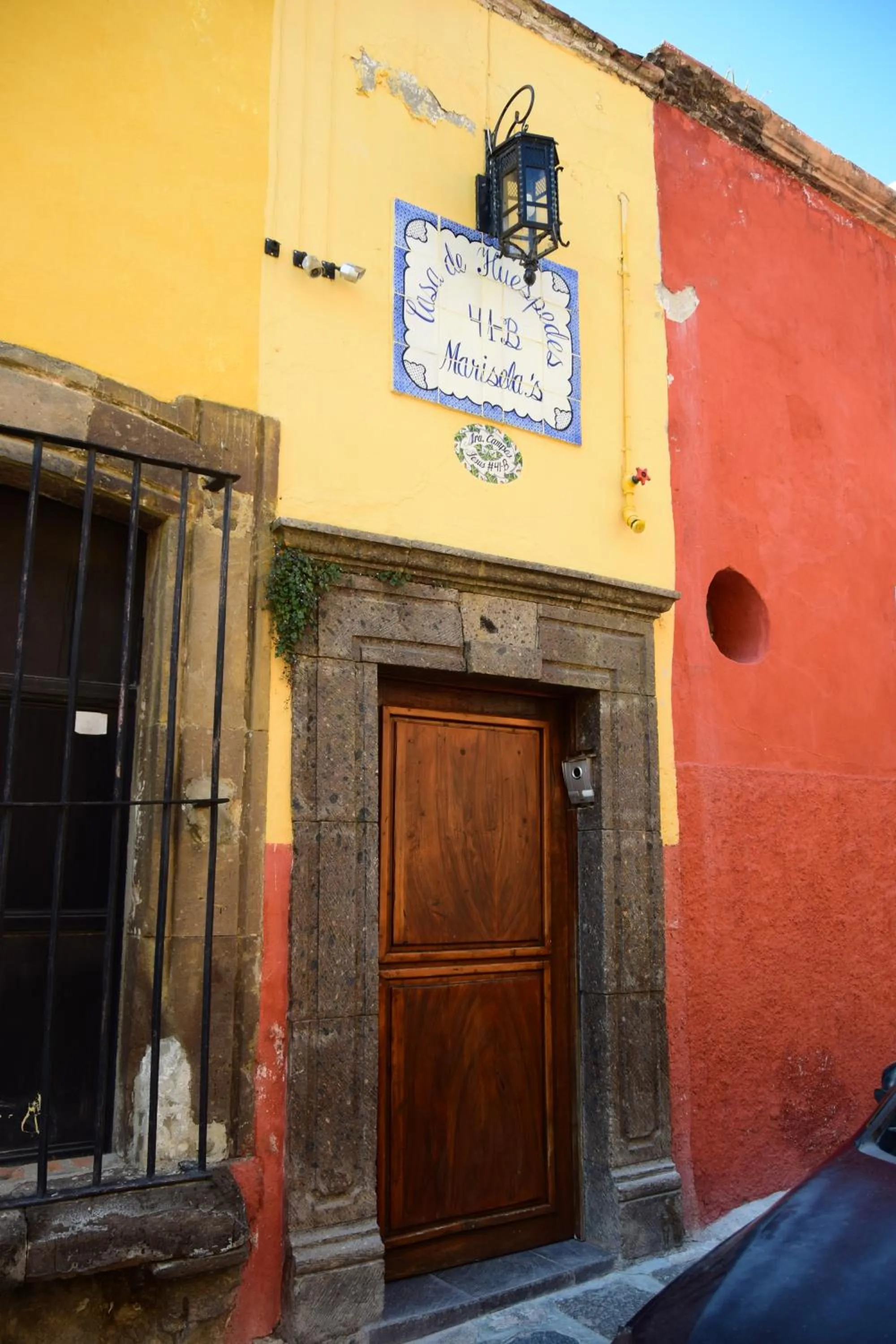 Facade/entrance in Casa Maricela B&B