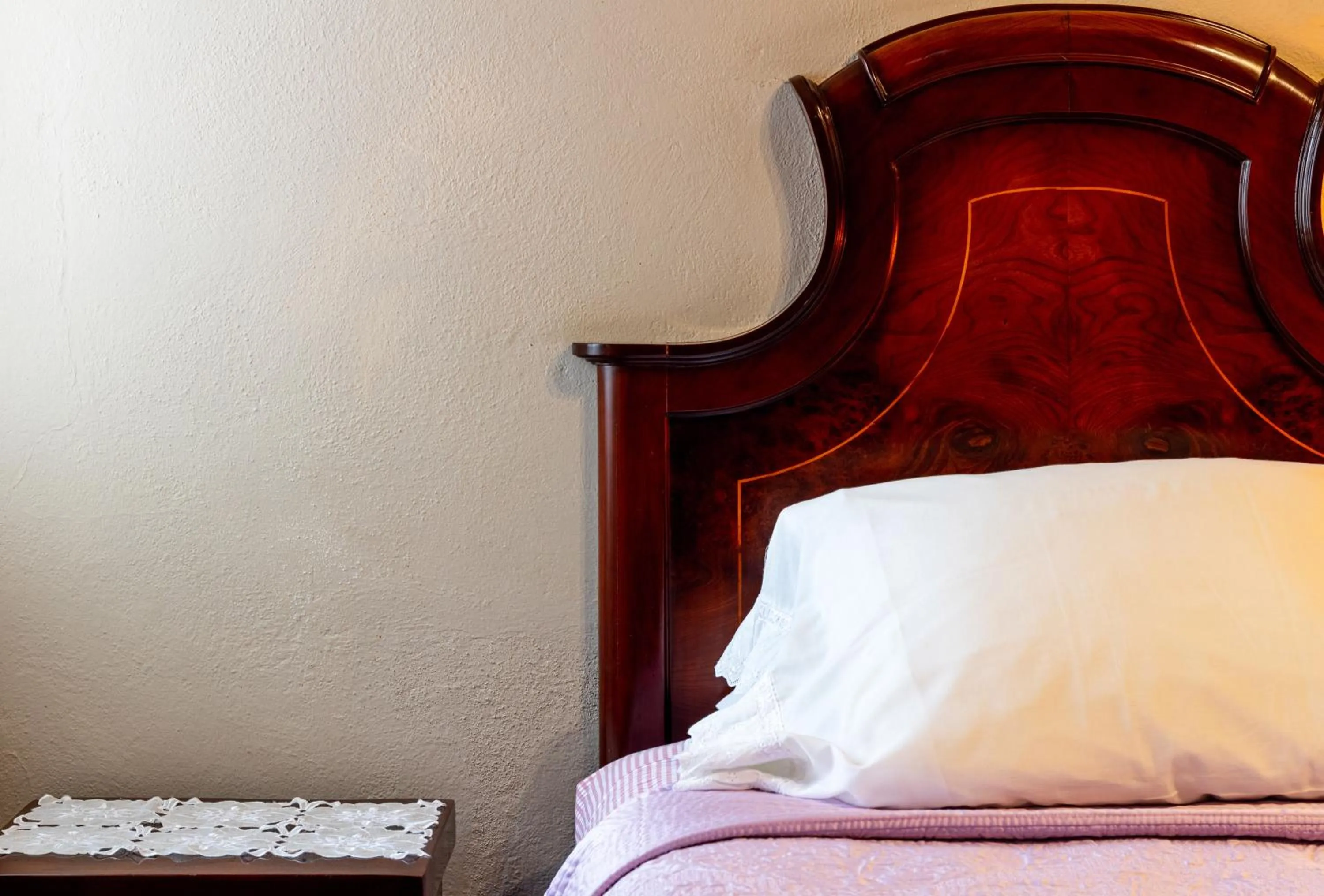 Decorative detail, Bed in Casa Maricela B&B