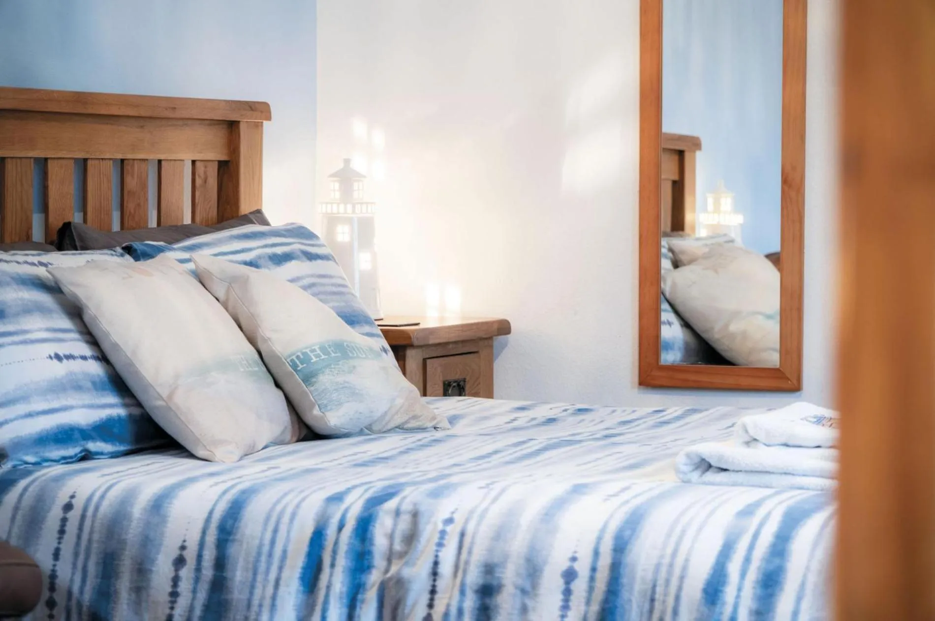 Floor plan, Bed in Primrose - 1 Bedroom Cottage - Llanteg