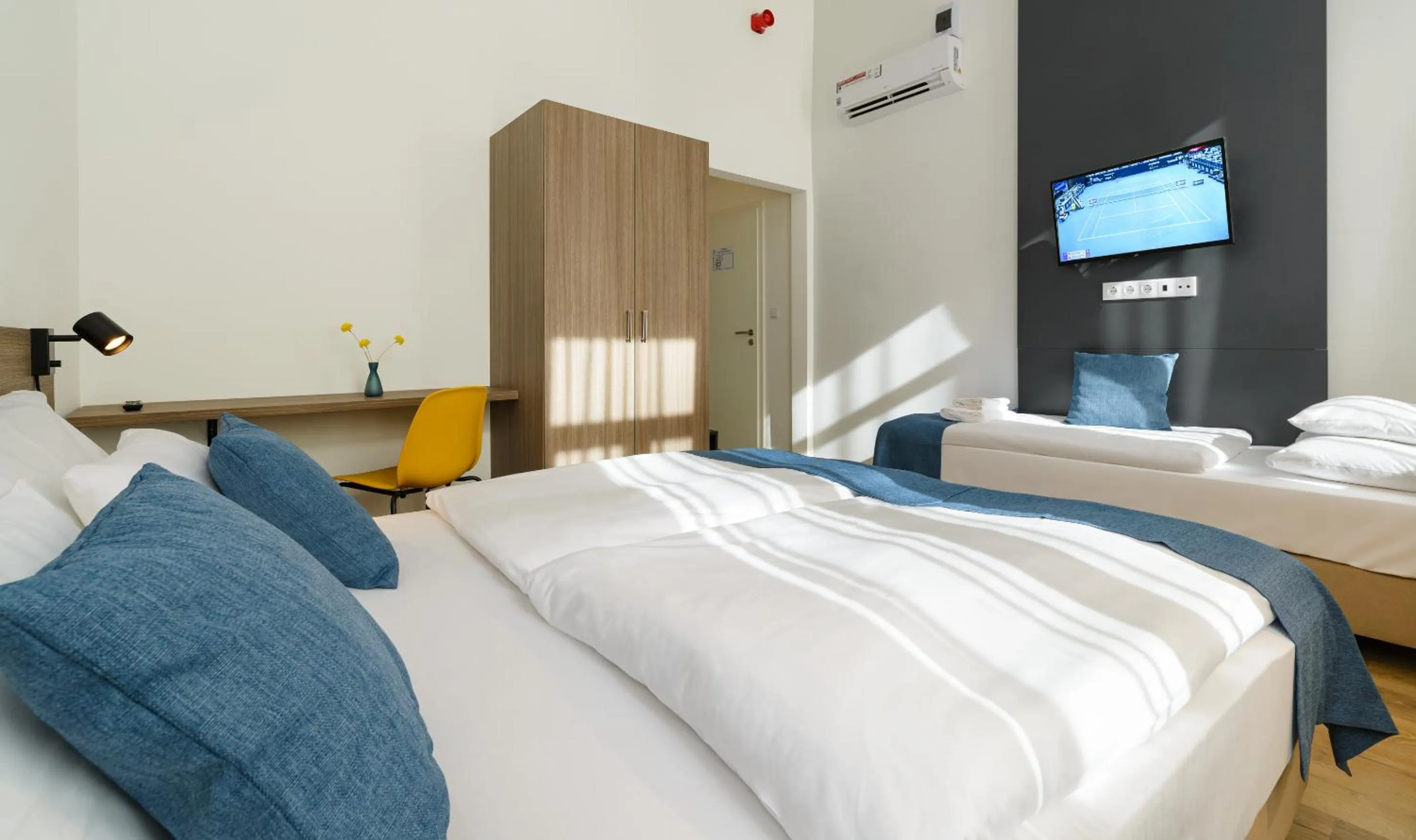 TV and multimedia, Bed in RES City Residence Hotel Budapest