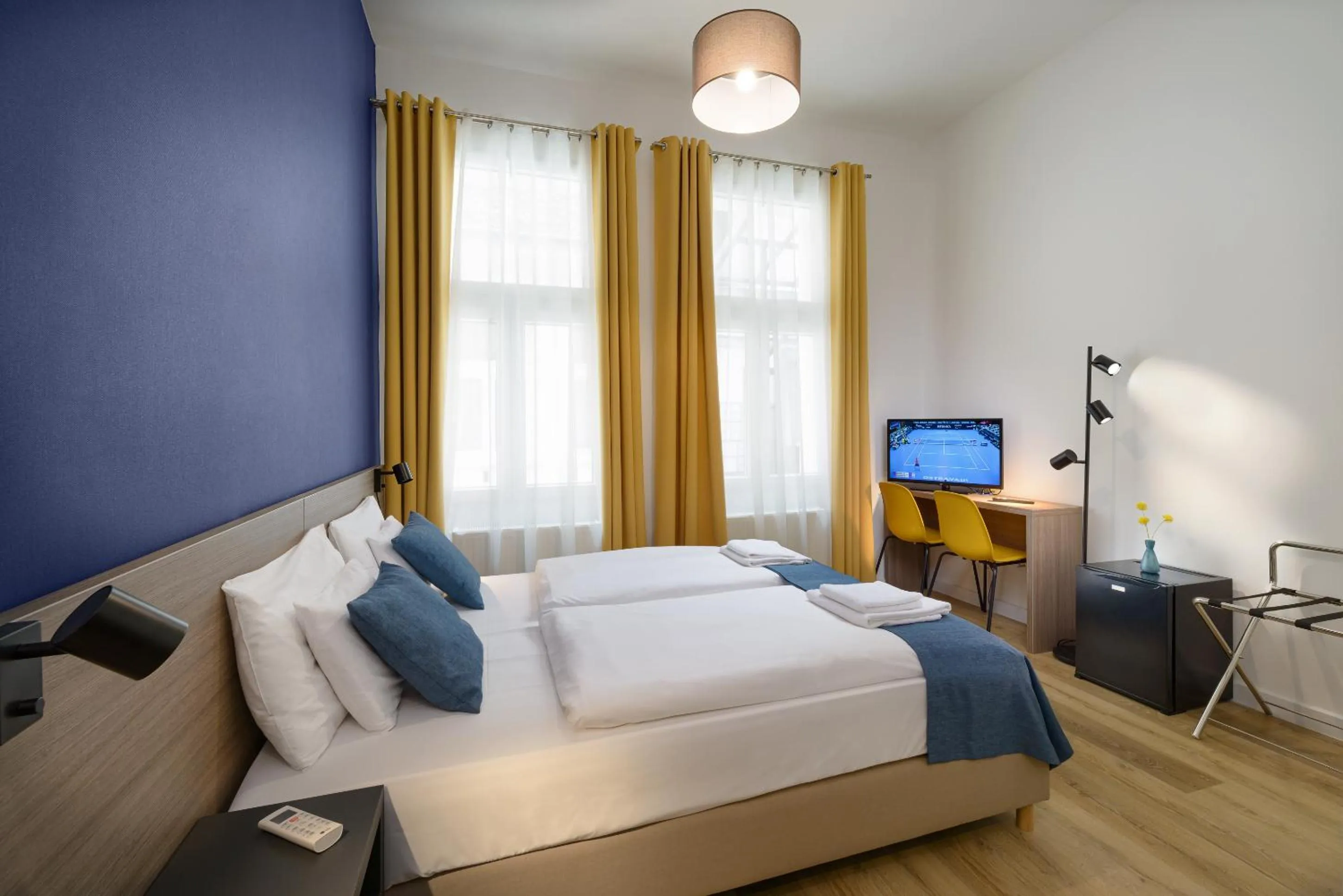 TV and multimedia, Bed in RES City Residence Hotel Budapest