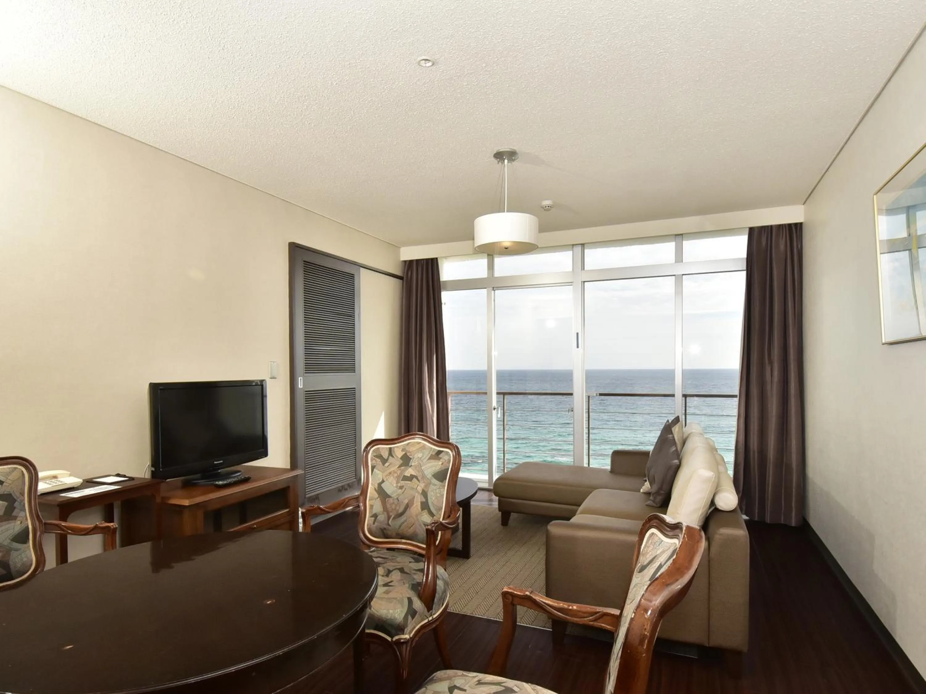 Living room in Shimoda Prince Hotel