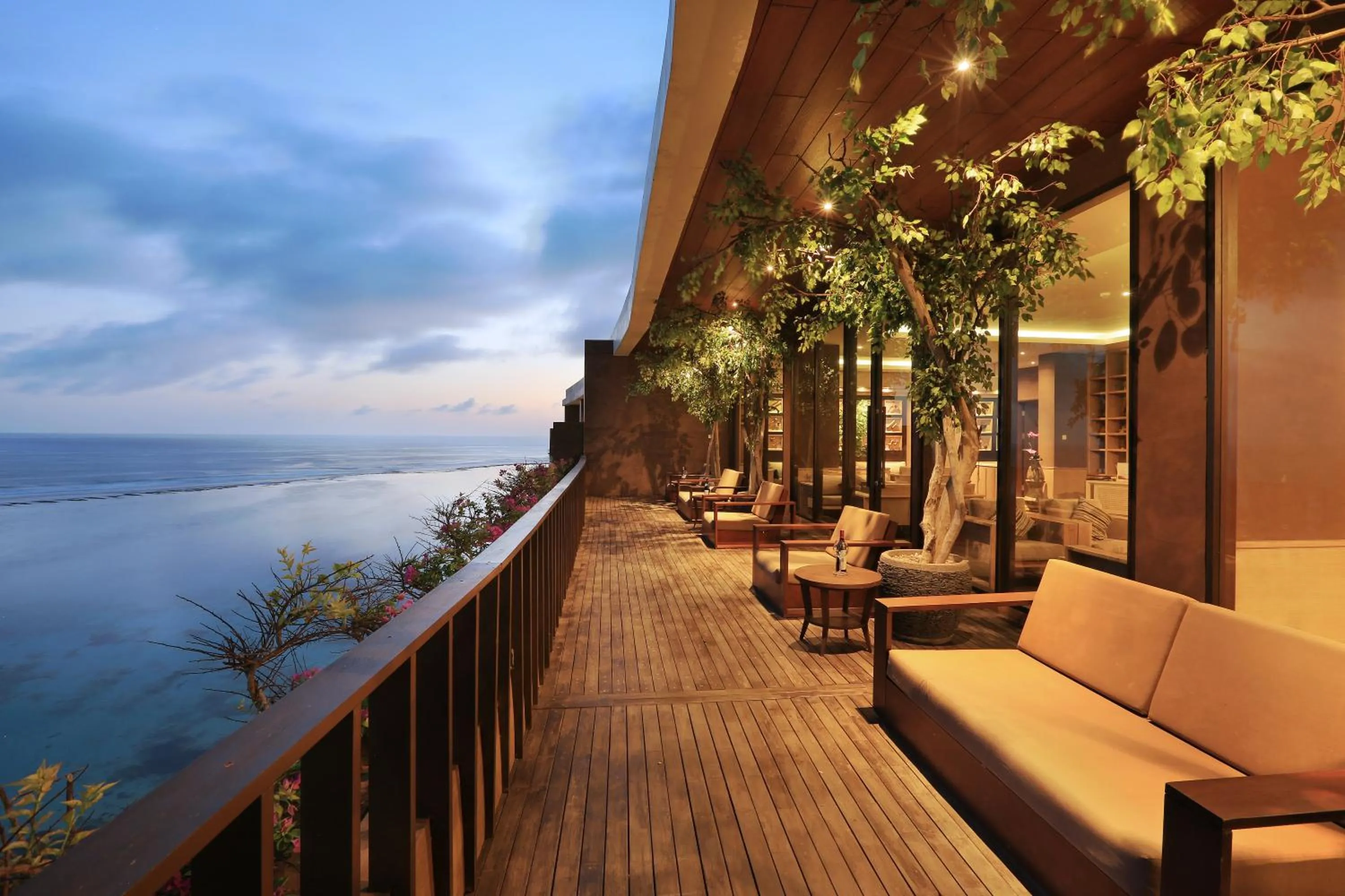 Lounge or bar in Ulu Segara Luxury Suites & Villas