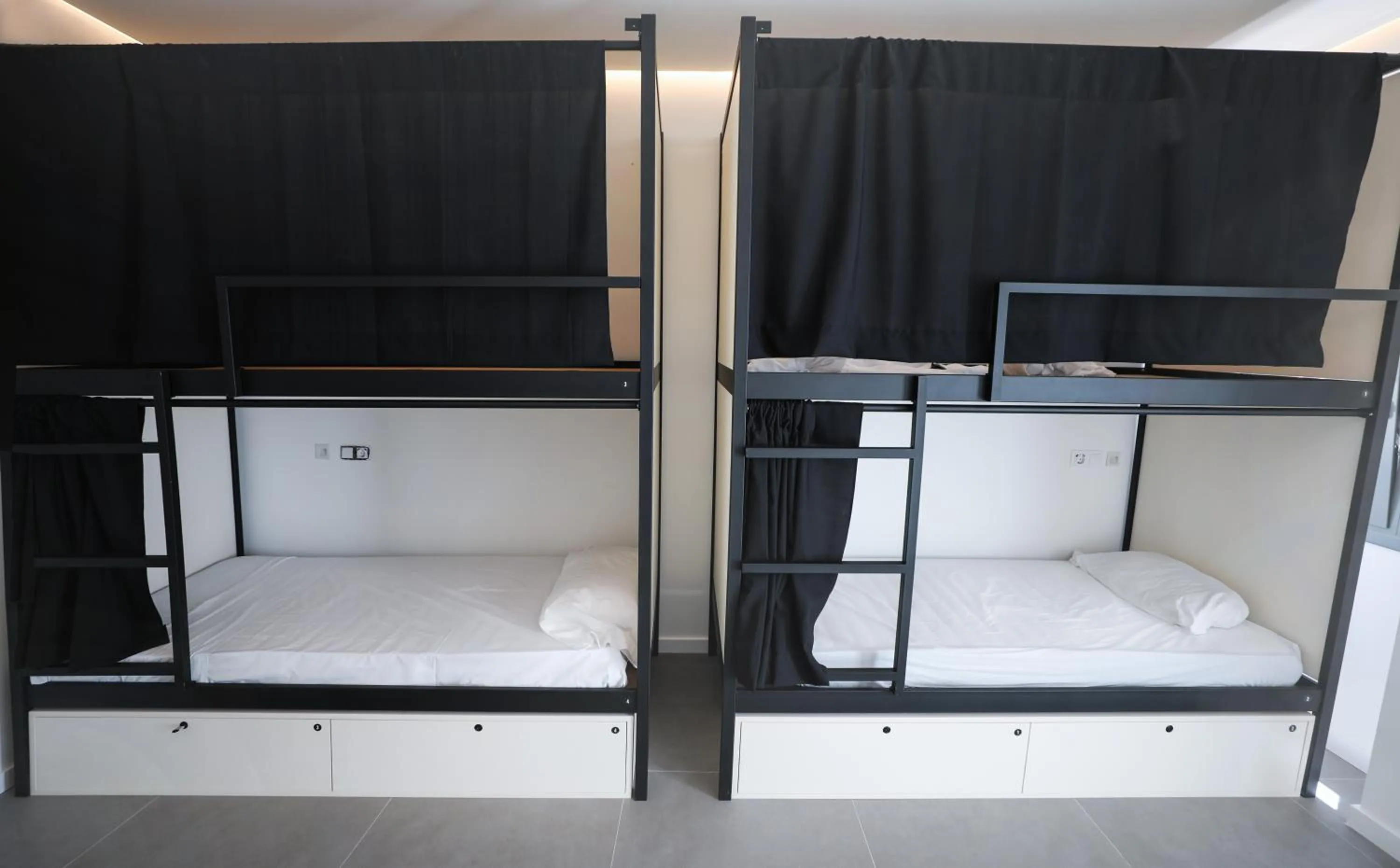 Bedroom, Bed in Hostel MYD La Latina