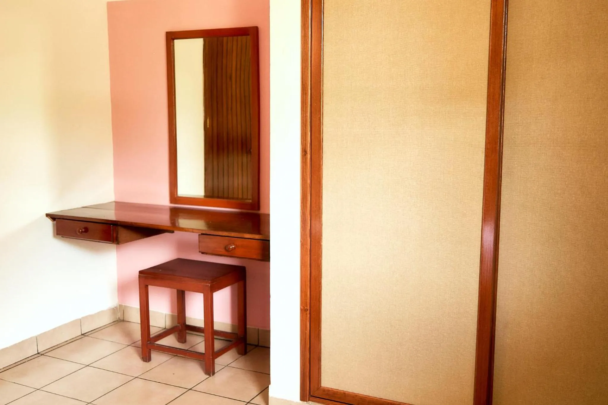 hair dresser in Casa Losodeli & Coworking- Adults Only