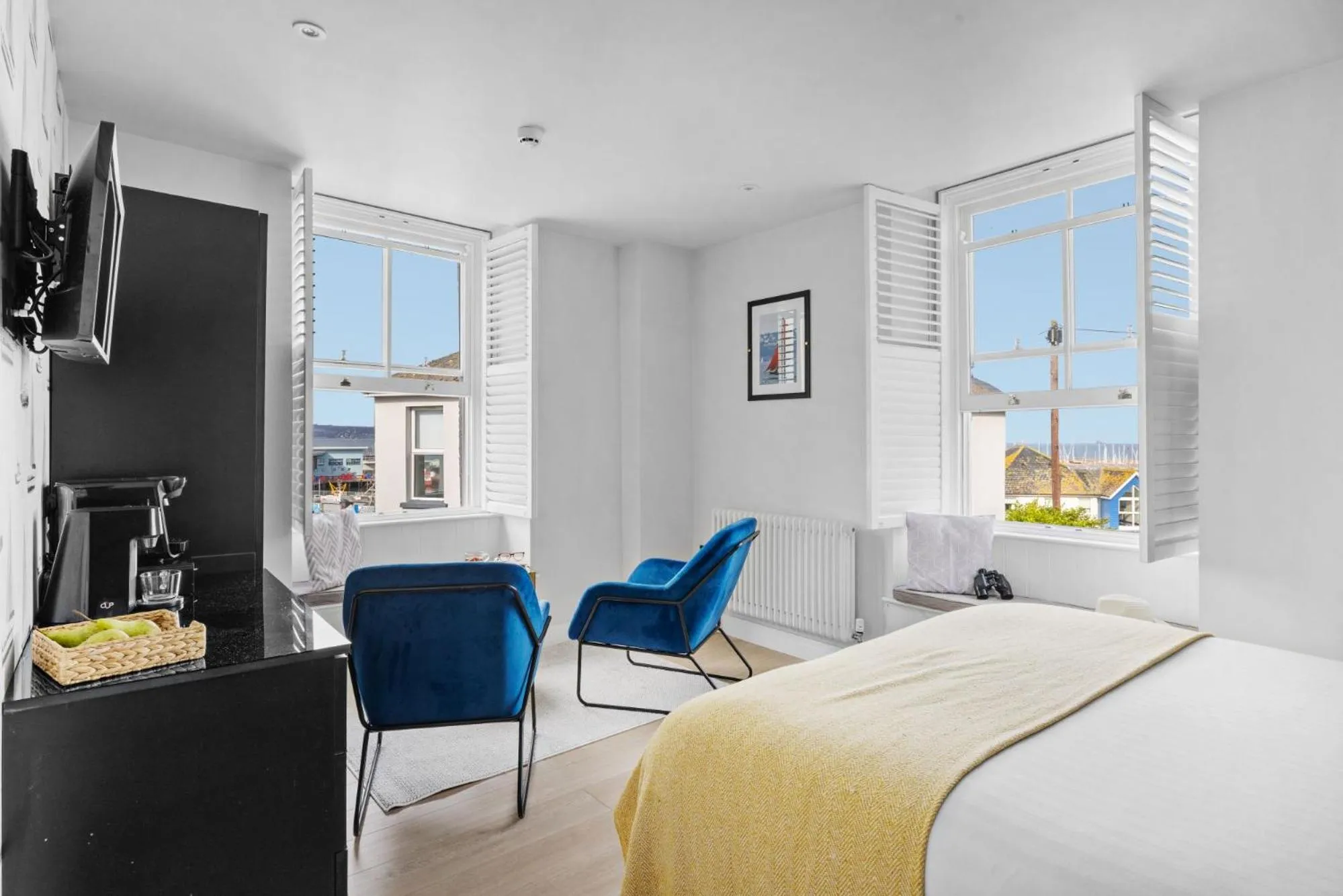 Bed in Golden Vanity Suite - Sea View - Free Wi-Fi