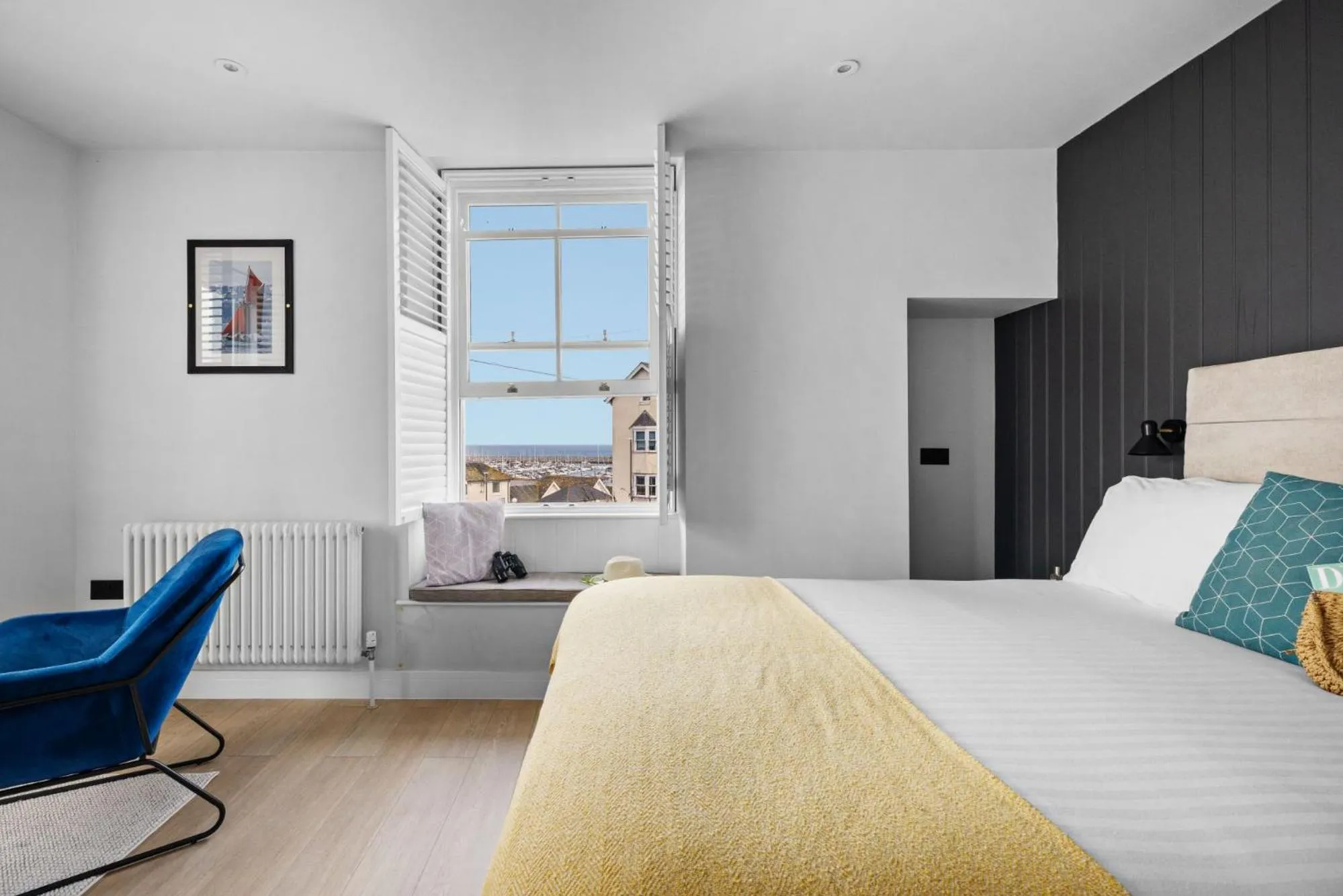 Bed in Golden Vanity Suite - Sea View - Free Wi-Fi