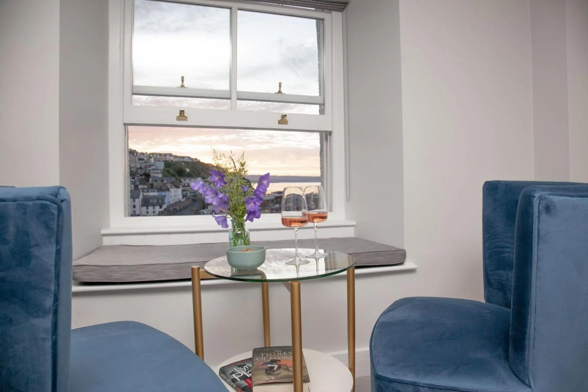 Seating area in Pilgrim Suite - Sea View - Free Wi-Fi