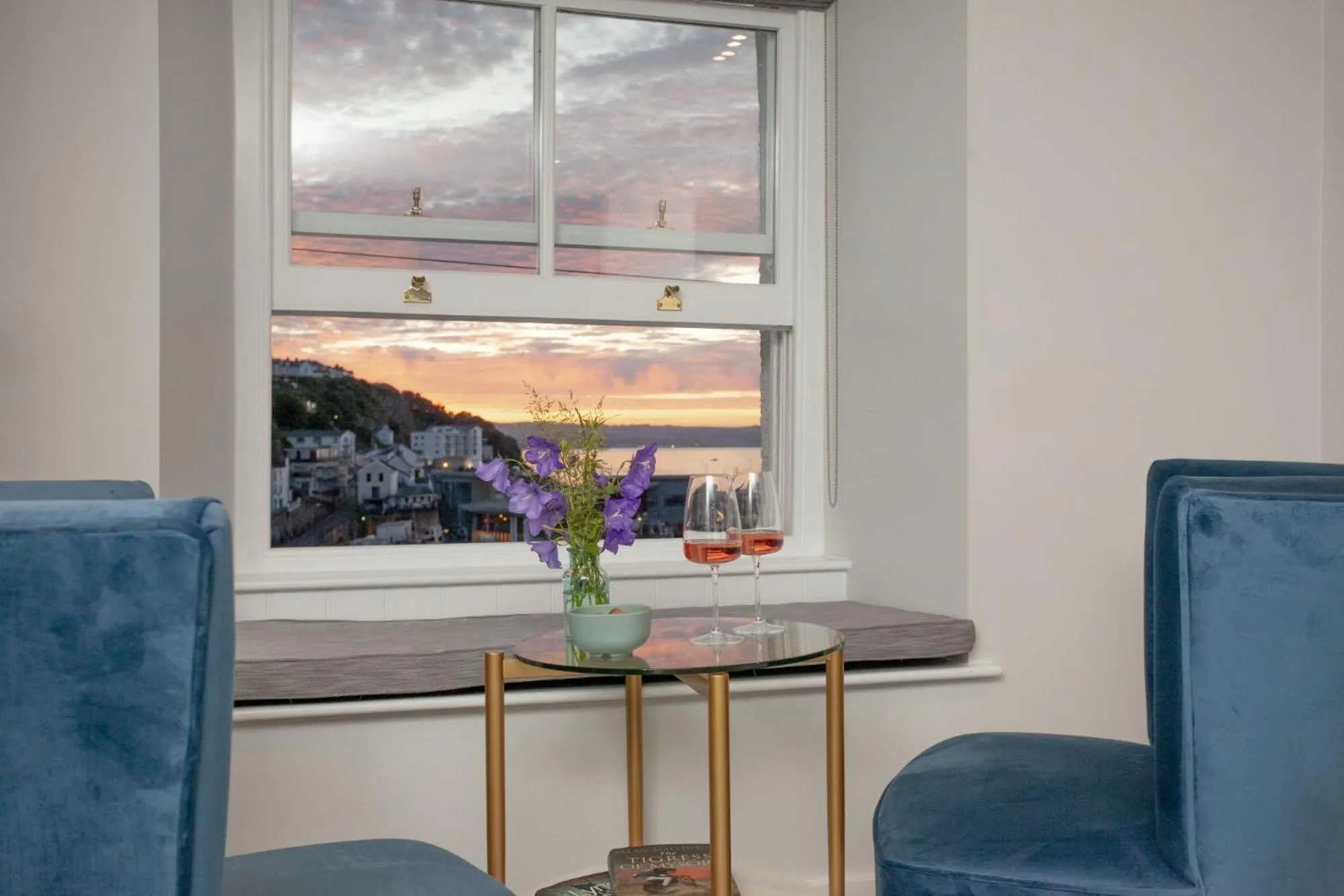 Seating area in Pilgrim Suite - Sea View - Free Wi-Fi