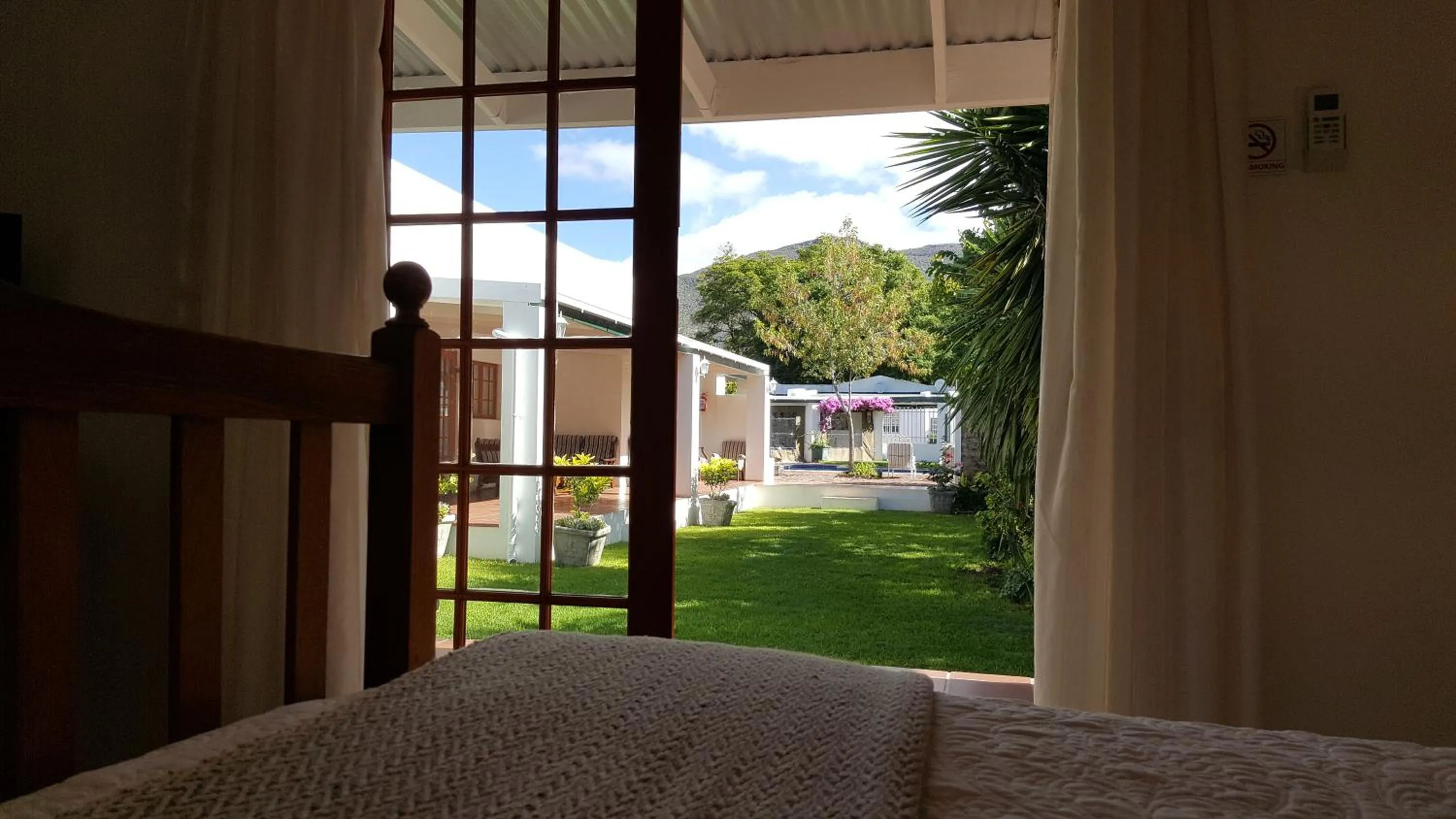 Facade/entrance, Bed in Camdeboo Cottages