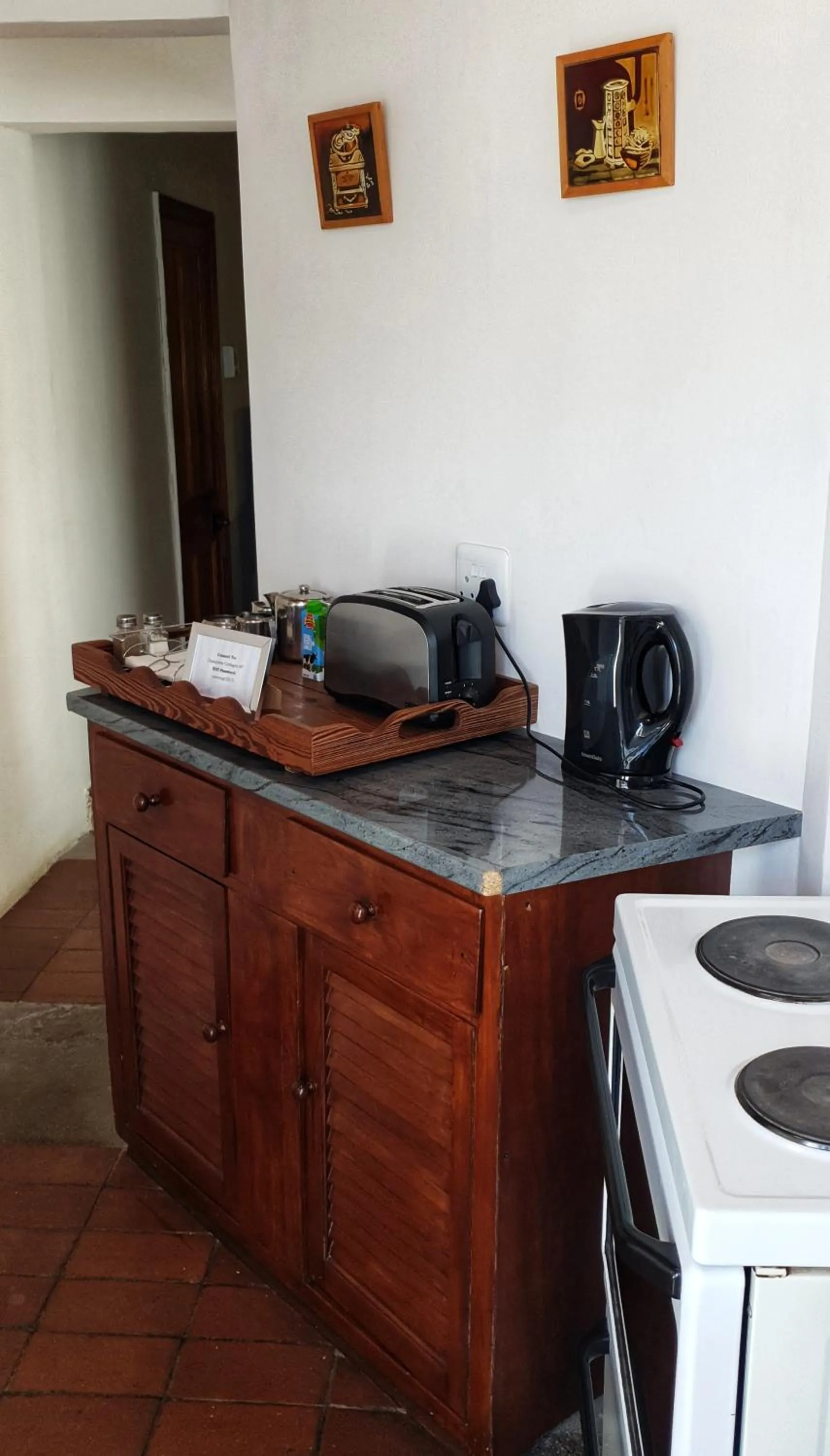 Kitchen or kitchenette in Camdeboo Cottages