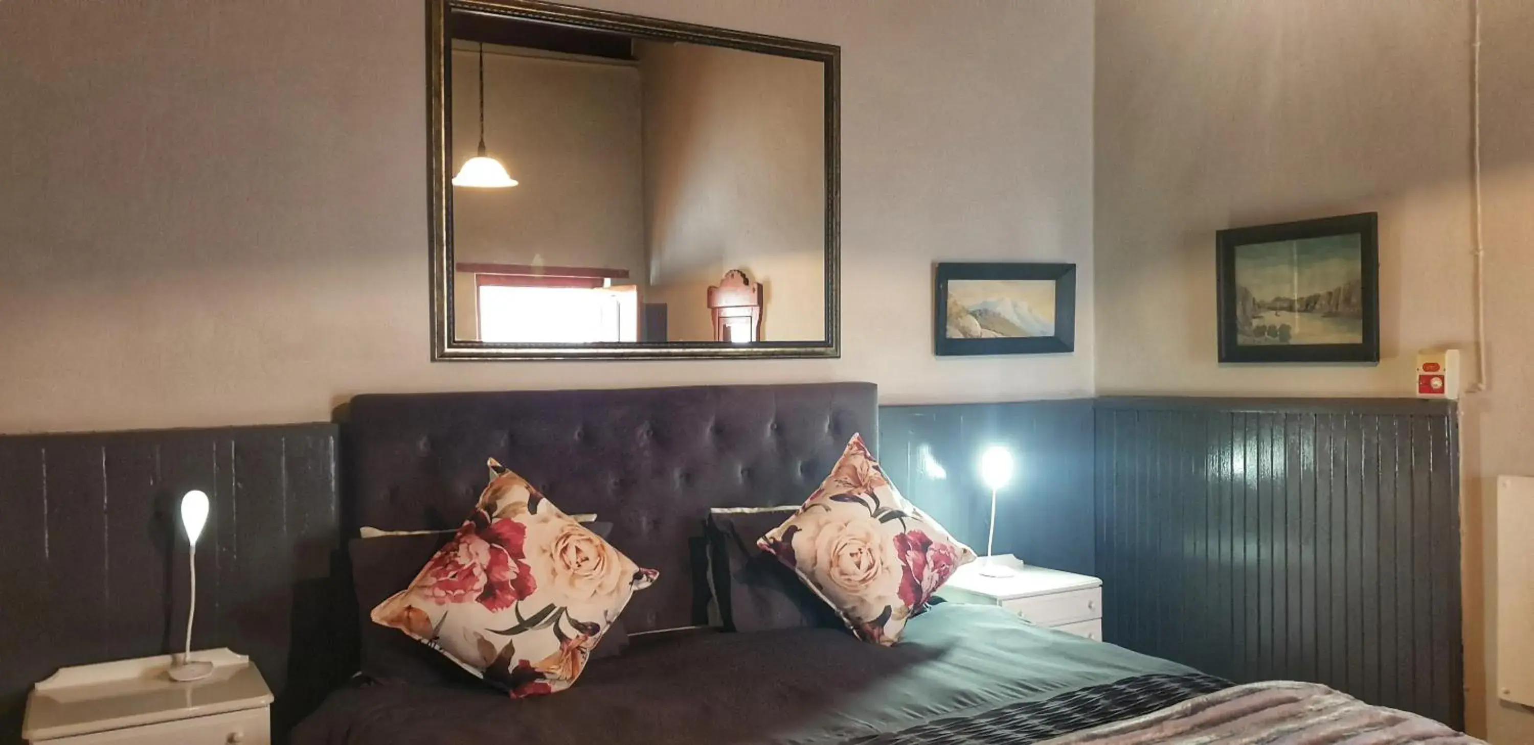 One-Bedroom Cottage in Camdeboo Cottages One-Bedroom Cottage in Camdeboo Cottages